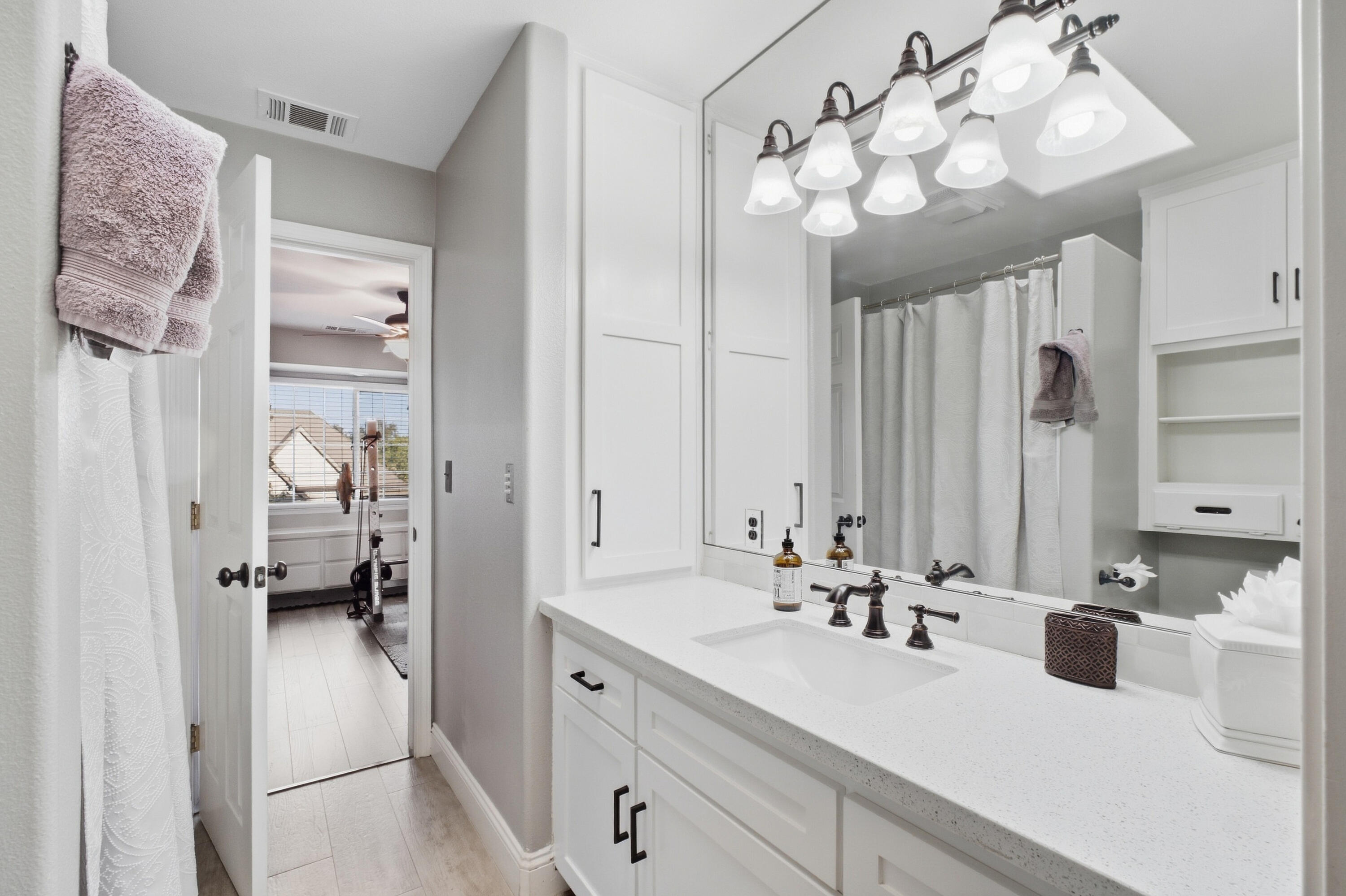 3145 S Bridge St, Visalia, CA 93277