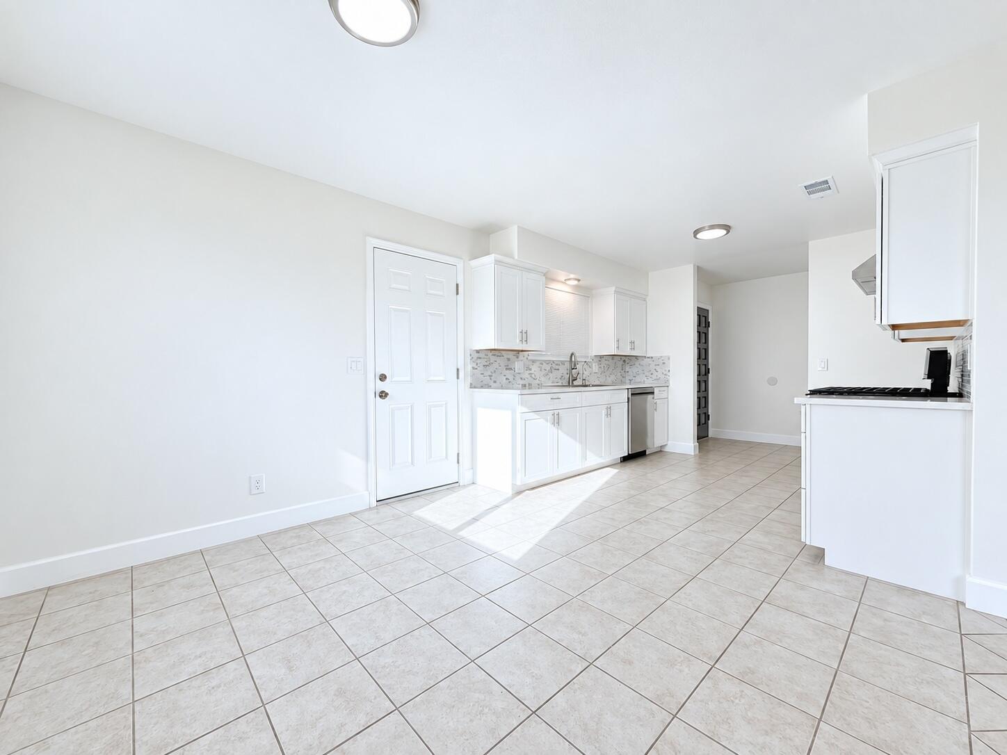 3721 W Country Ave, Visalia, CA 93277