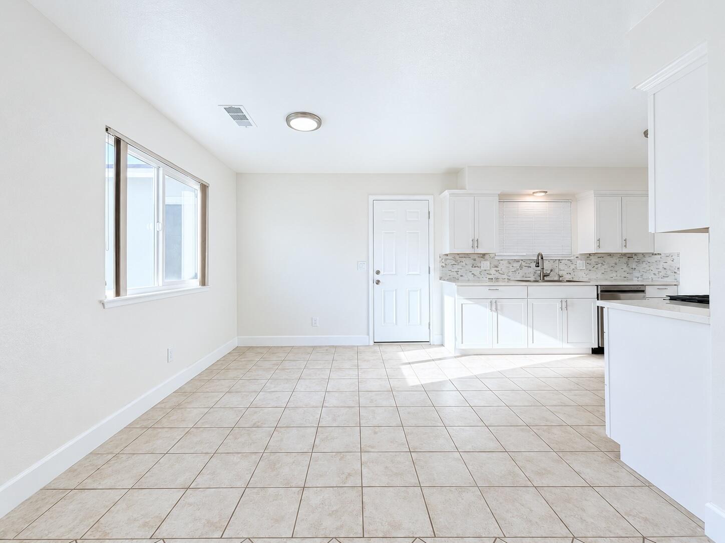 3721 W Country Ave, Visalia, CA 93277