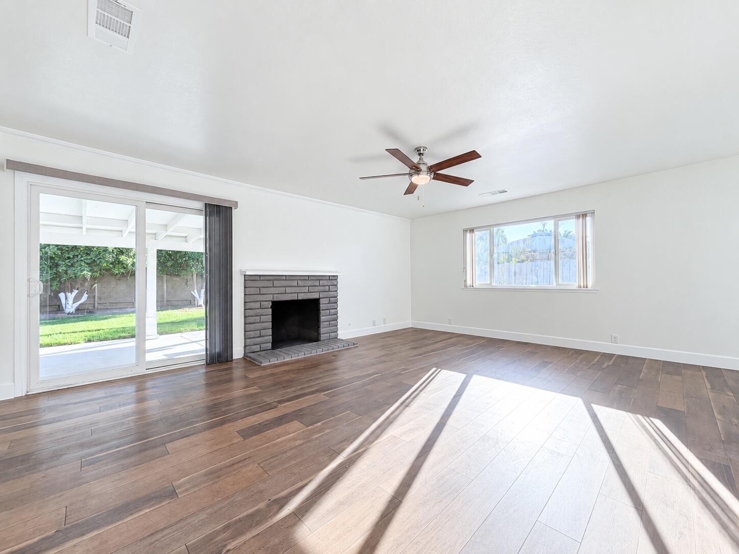 3721 W Country Ave, Visalia, CA 93277