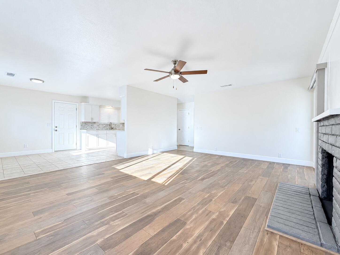 3721 W Country Ave, Visalia, CA 93277