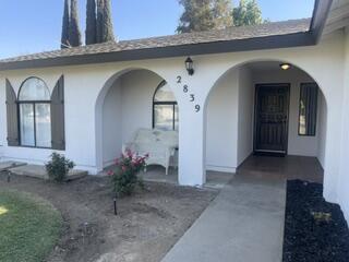 2839 W Hemlock Ct, Visalia, CA 93277