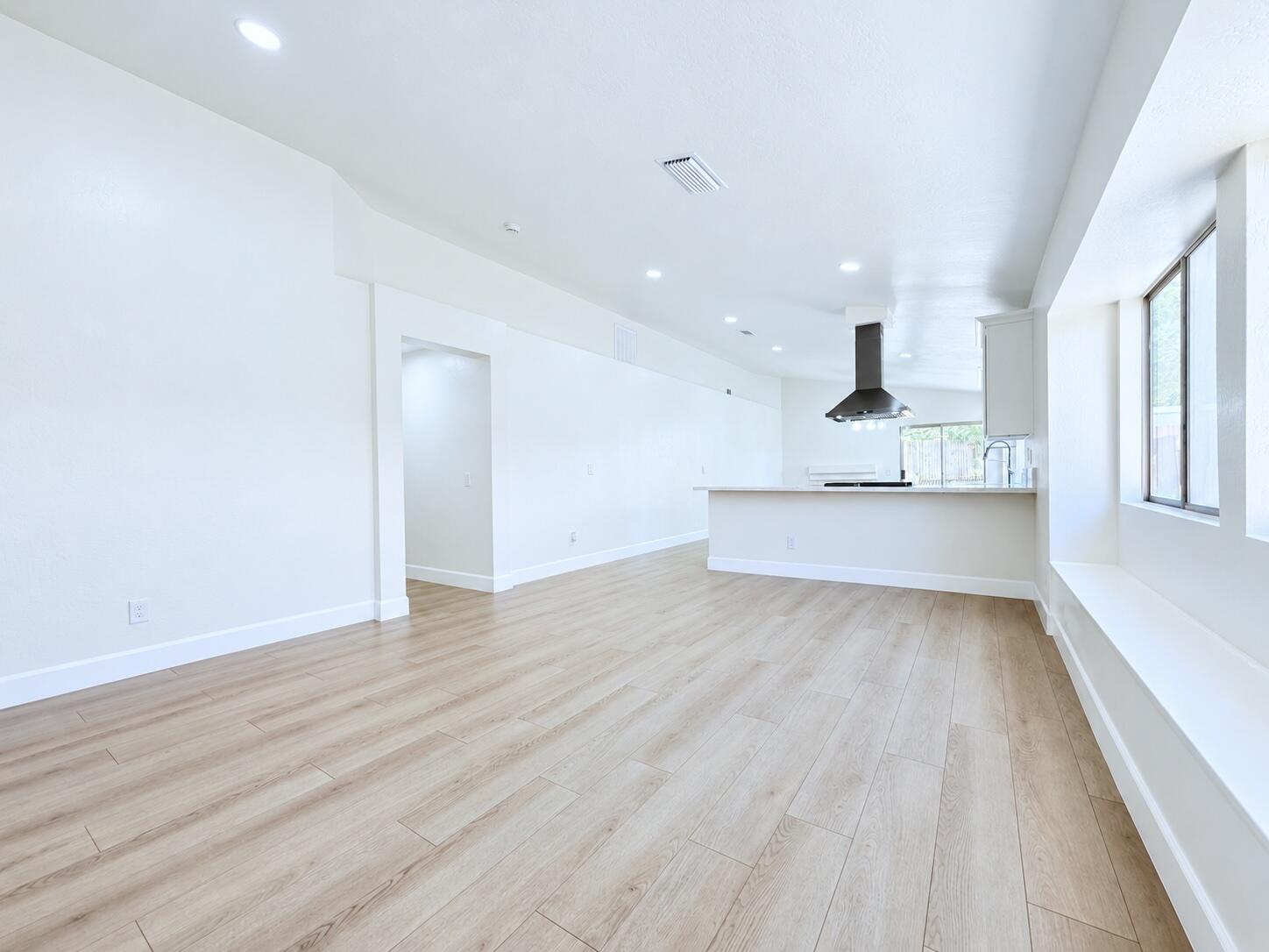 518 E Avenue J 11, Lancaster, CA 93535