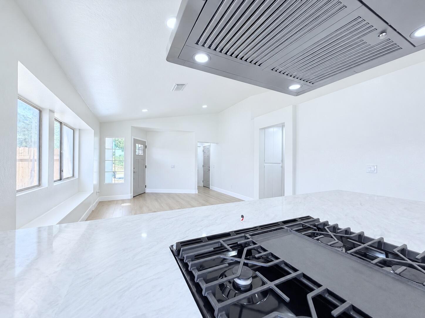 518 E Avenue J 11, Lancaster, CA 93535