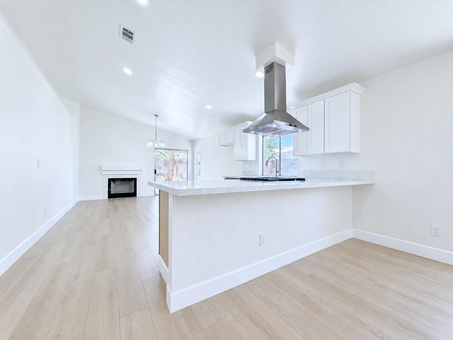 518 E Avenue J 11, Lancaster, CA 93535