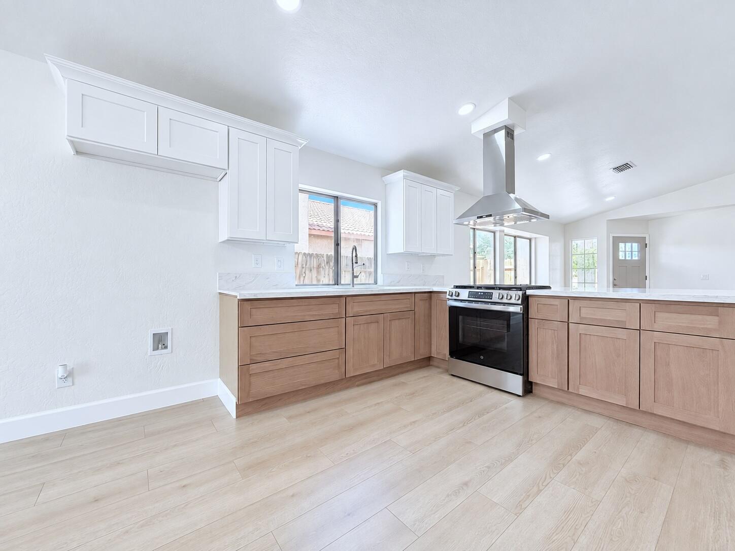 518 E Avenue J 11, Lancaster, CA 93535