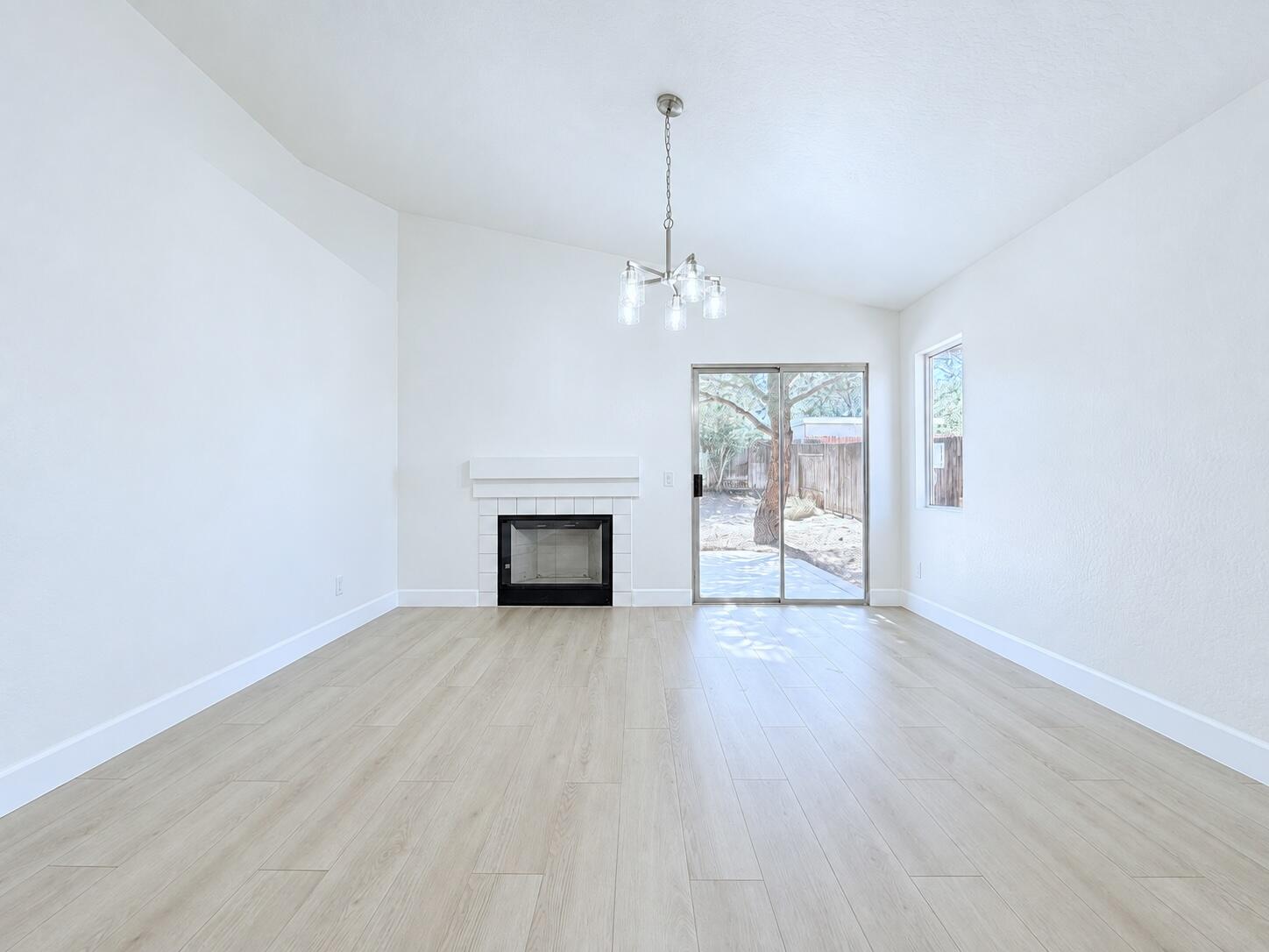 518 E Avenue J 11, Lancaster, CA 93535