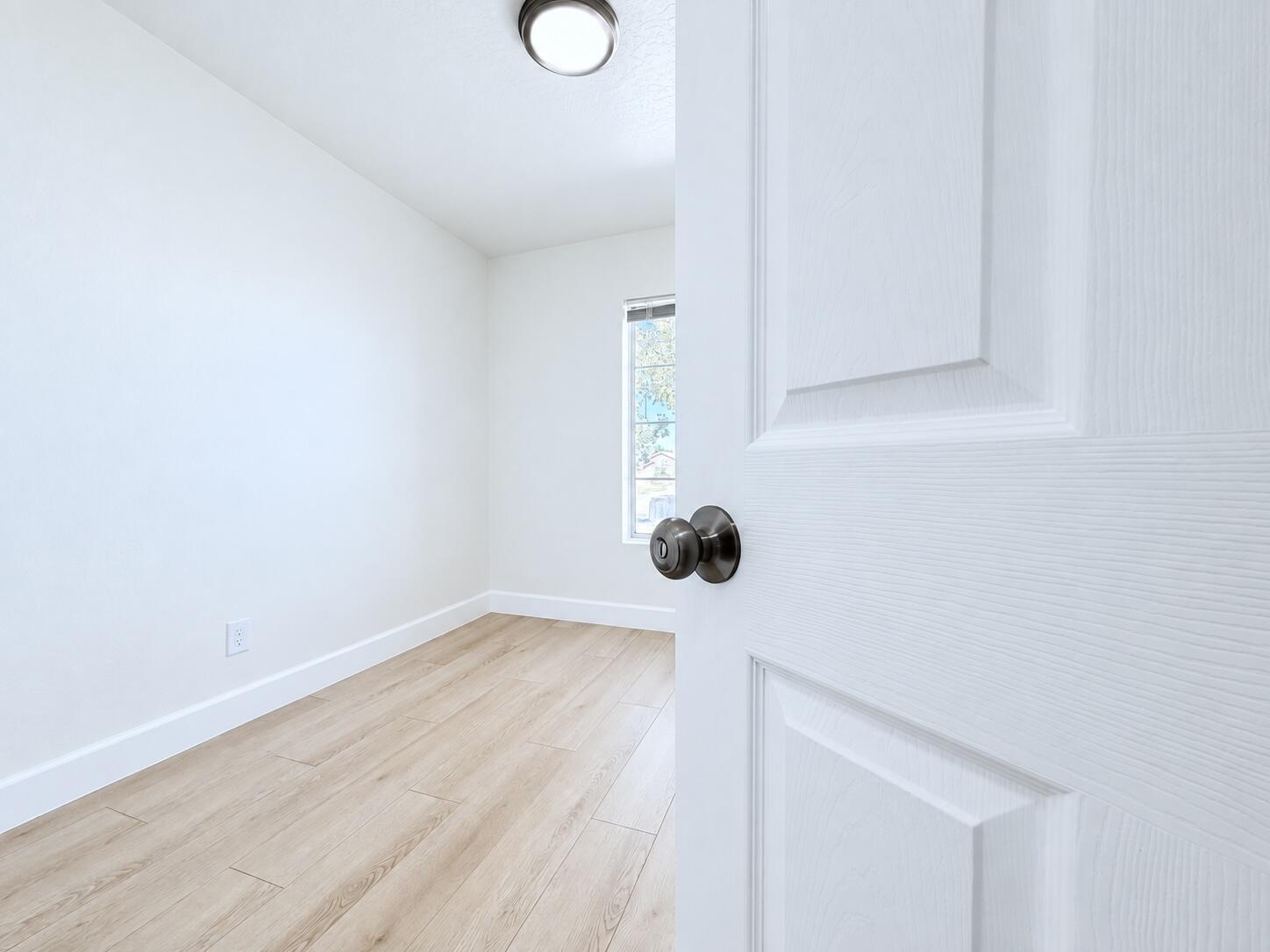518 E Avenue J 11, Lancaster, CA 93535