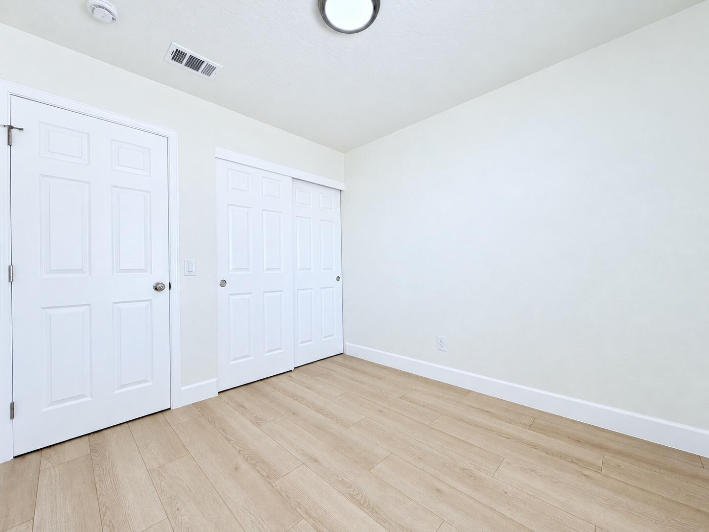 518 E Avenue J 11, Lancaster, CA 93535