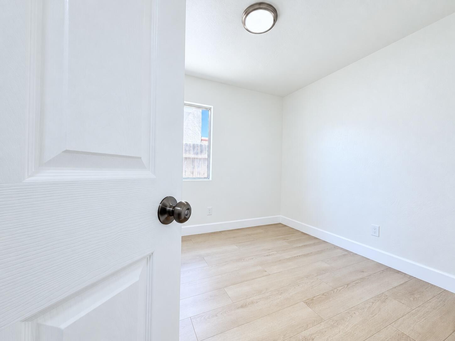 518 E Avenue J 11, Lancaster, CA 93535