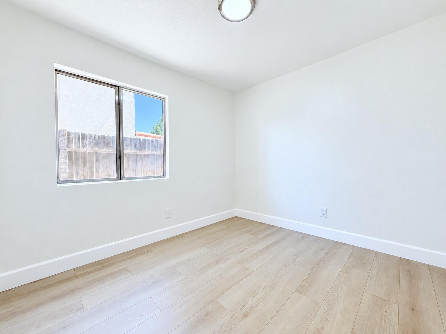 518 E Avenue J 11, Lancaster, CA 93535