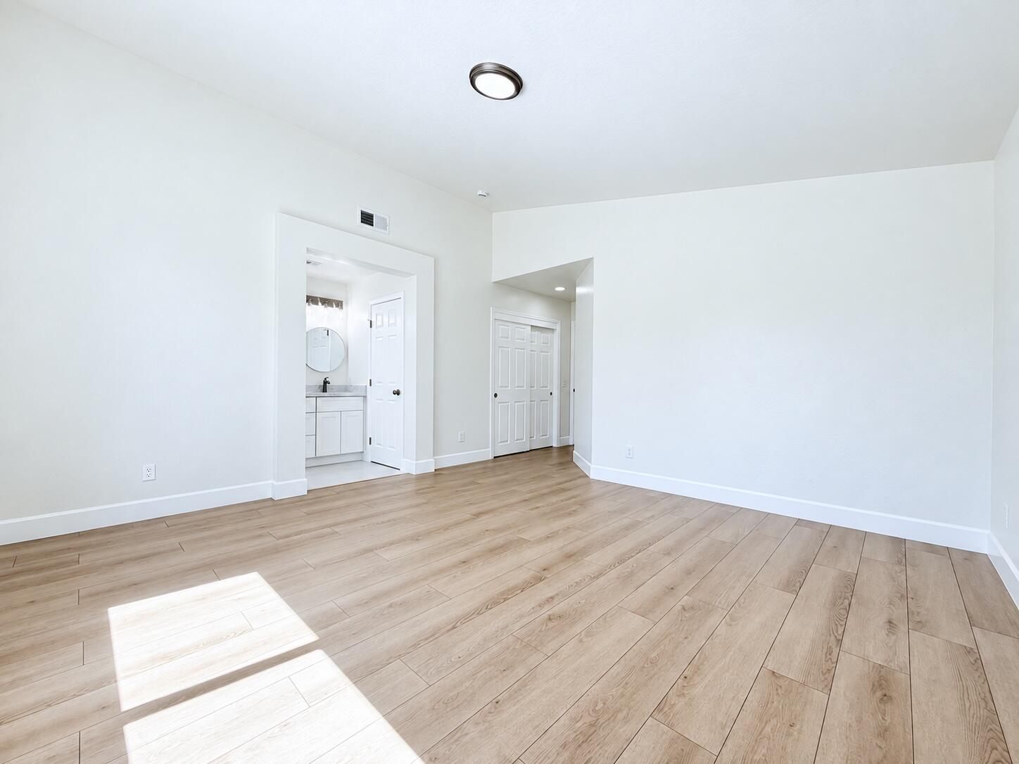 518 E Avenue J 11, Lancaster, CA 93535