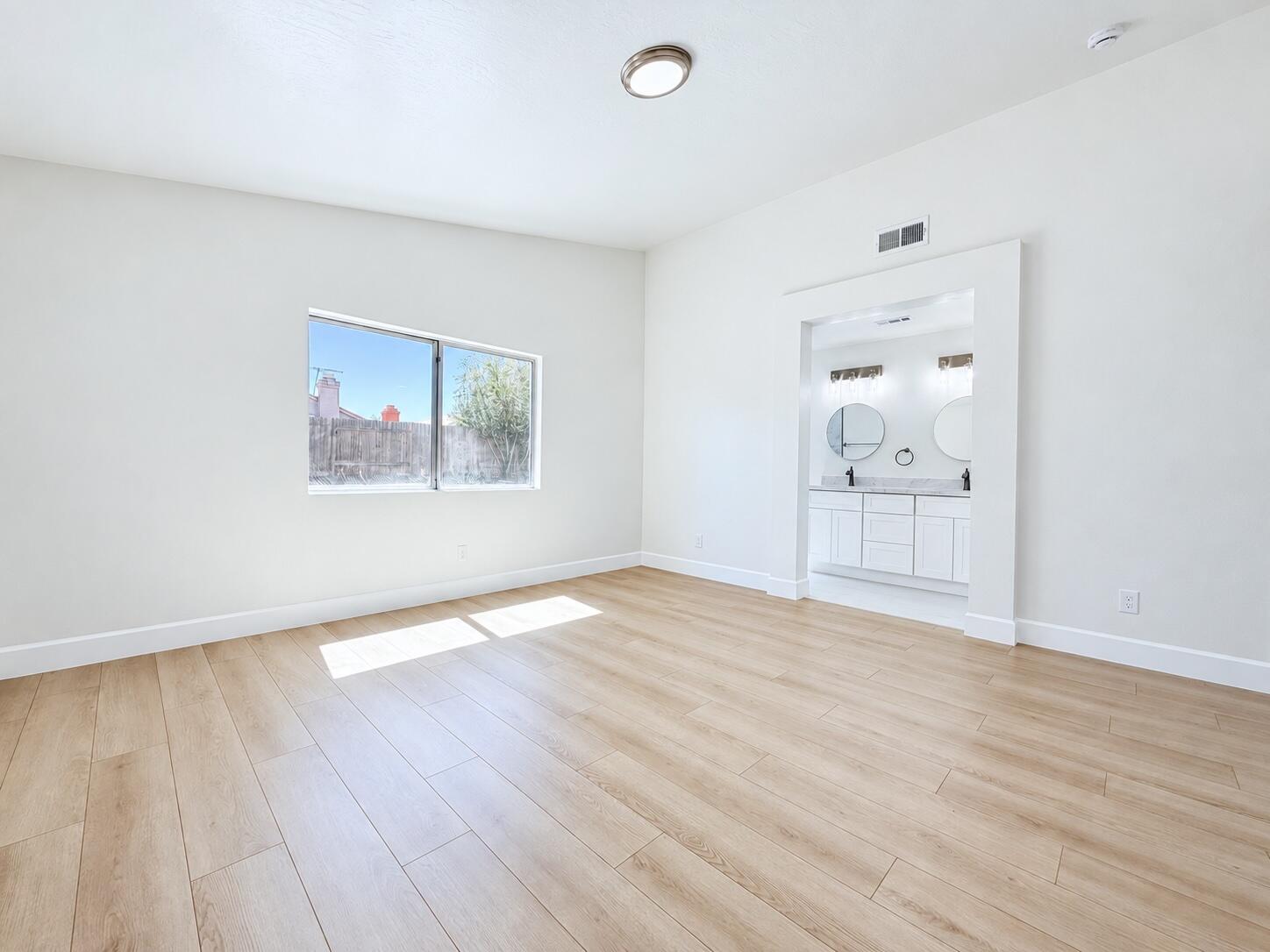 518 E Avenue J 11, Lancaster, CA 93535