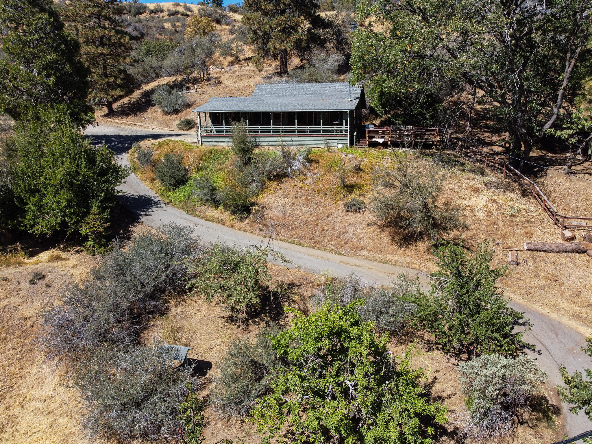 427 Sutherland Dr, Springville, CA 93265