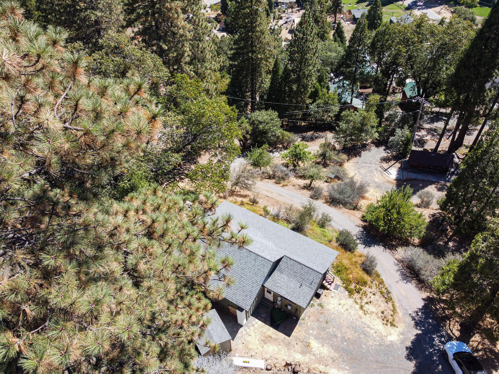 427 Sutherland Dr, Springville, CA 93265