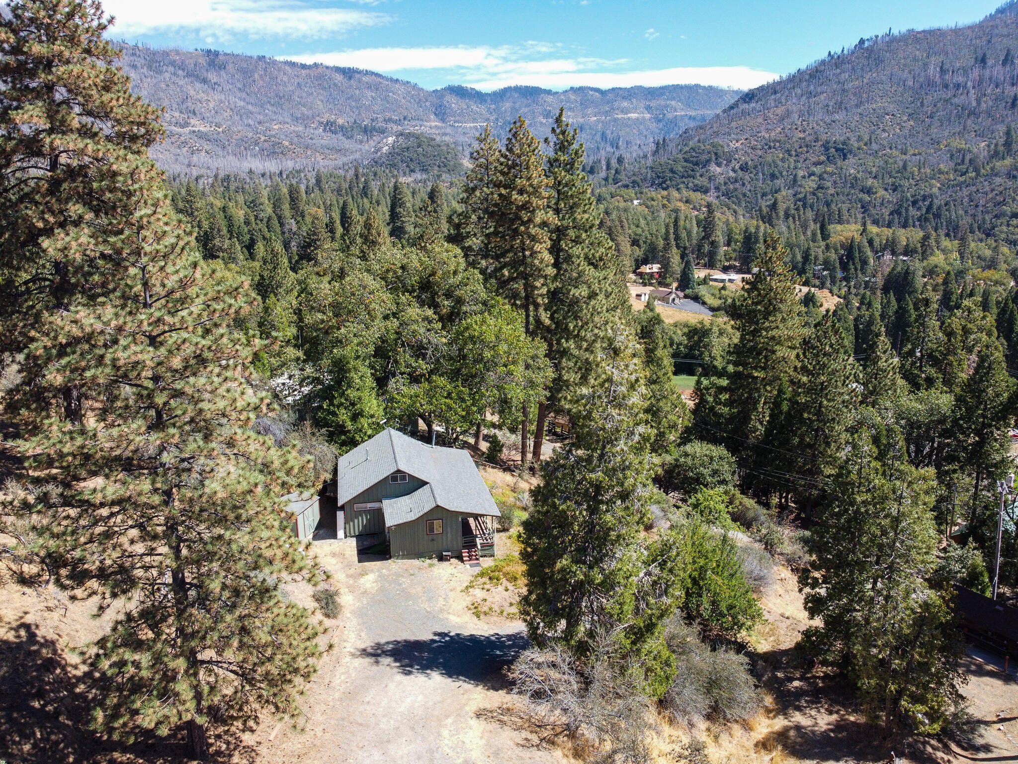 427 Sutherland Dr, Springville, CA 93265