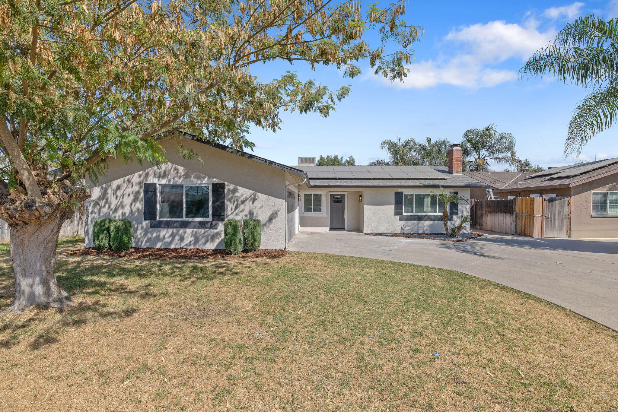 874 Linda Lee Cir, Lemoore, CA 93245