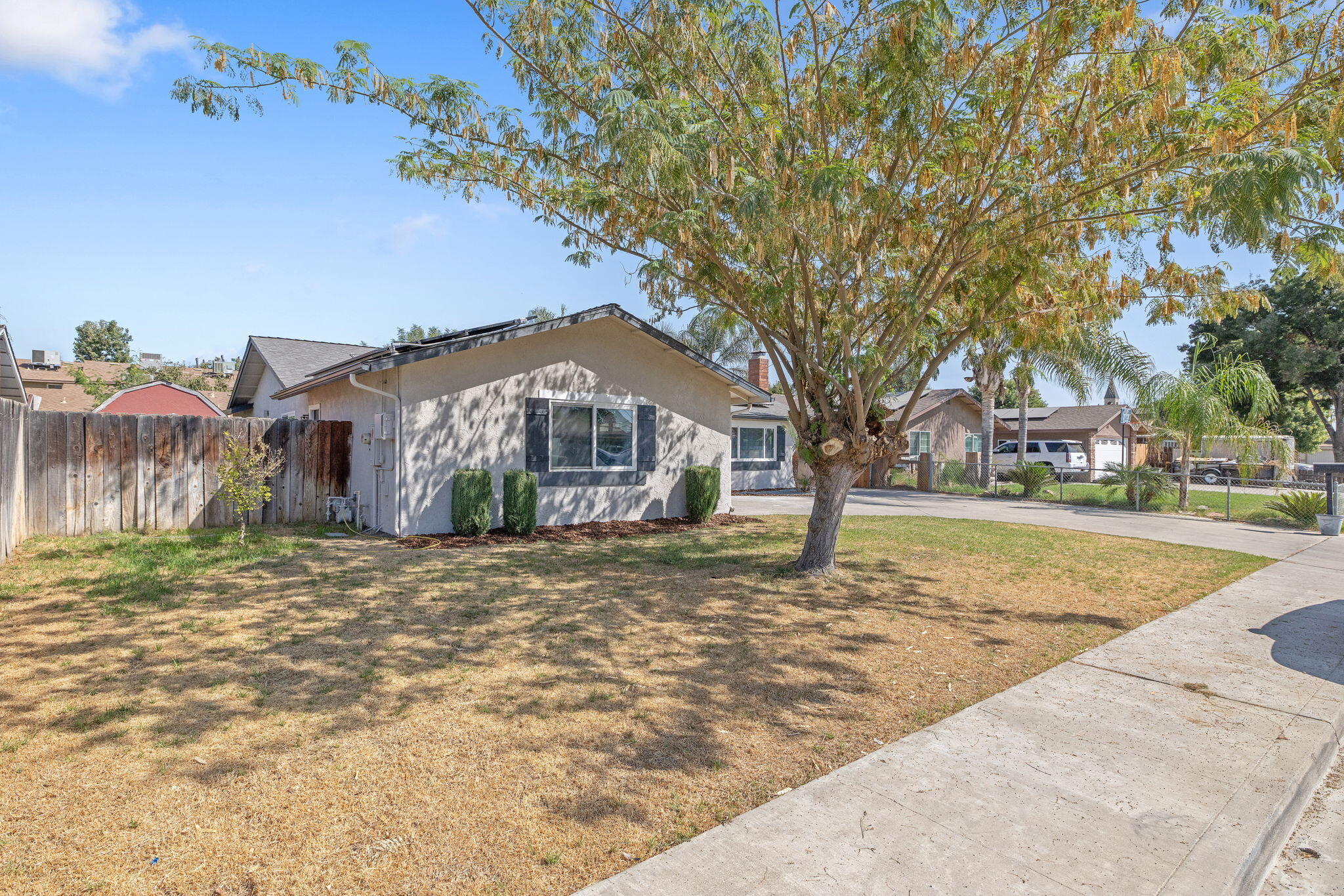 874 Linda Lee Cir, Lemoore, CA 93245