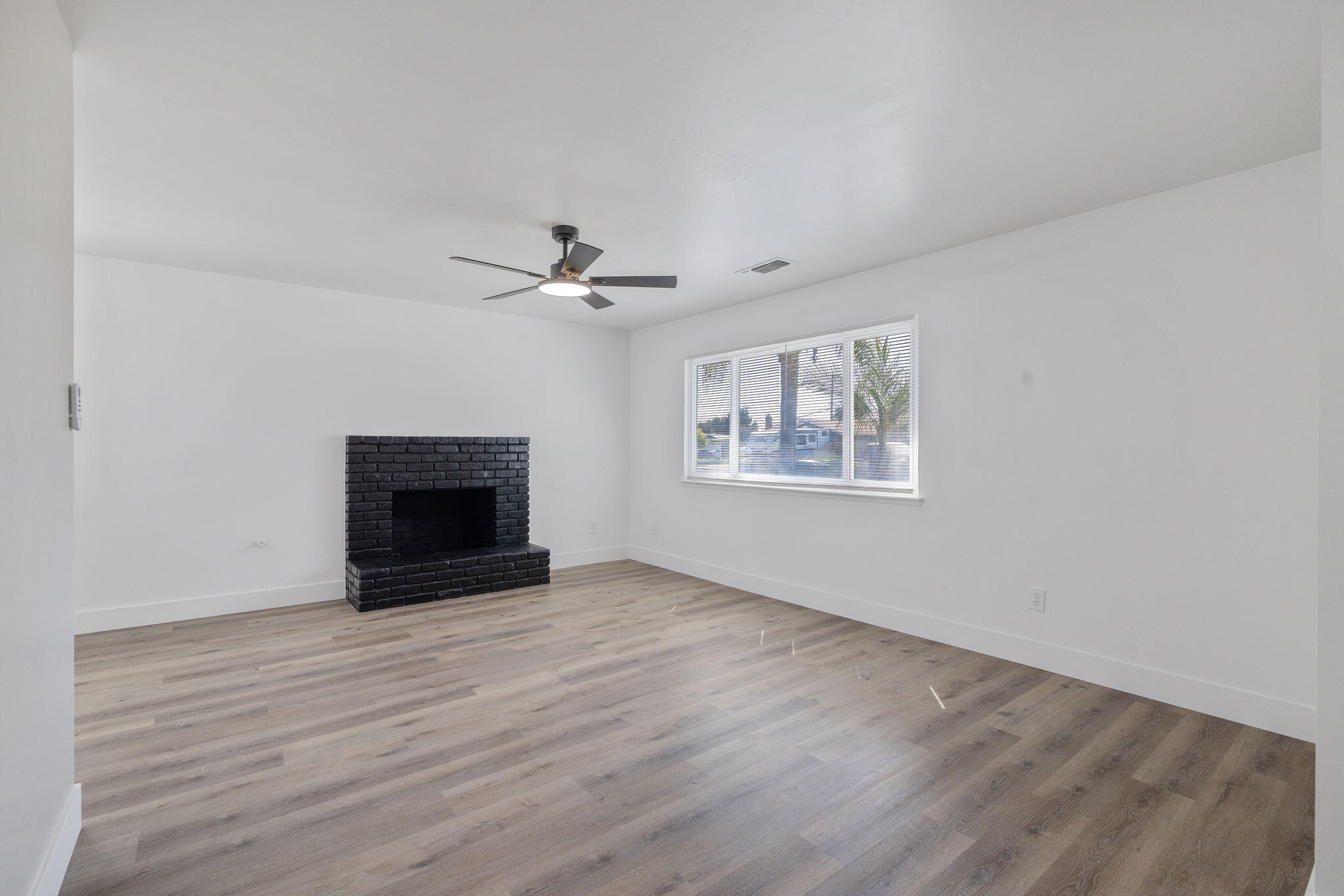 874 Linda Lee Cir, Lemoore, CA 93245