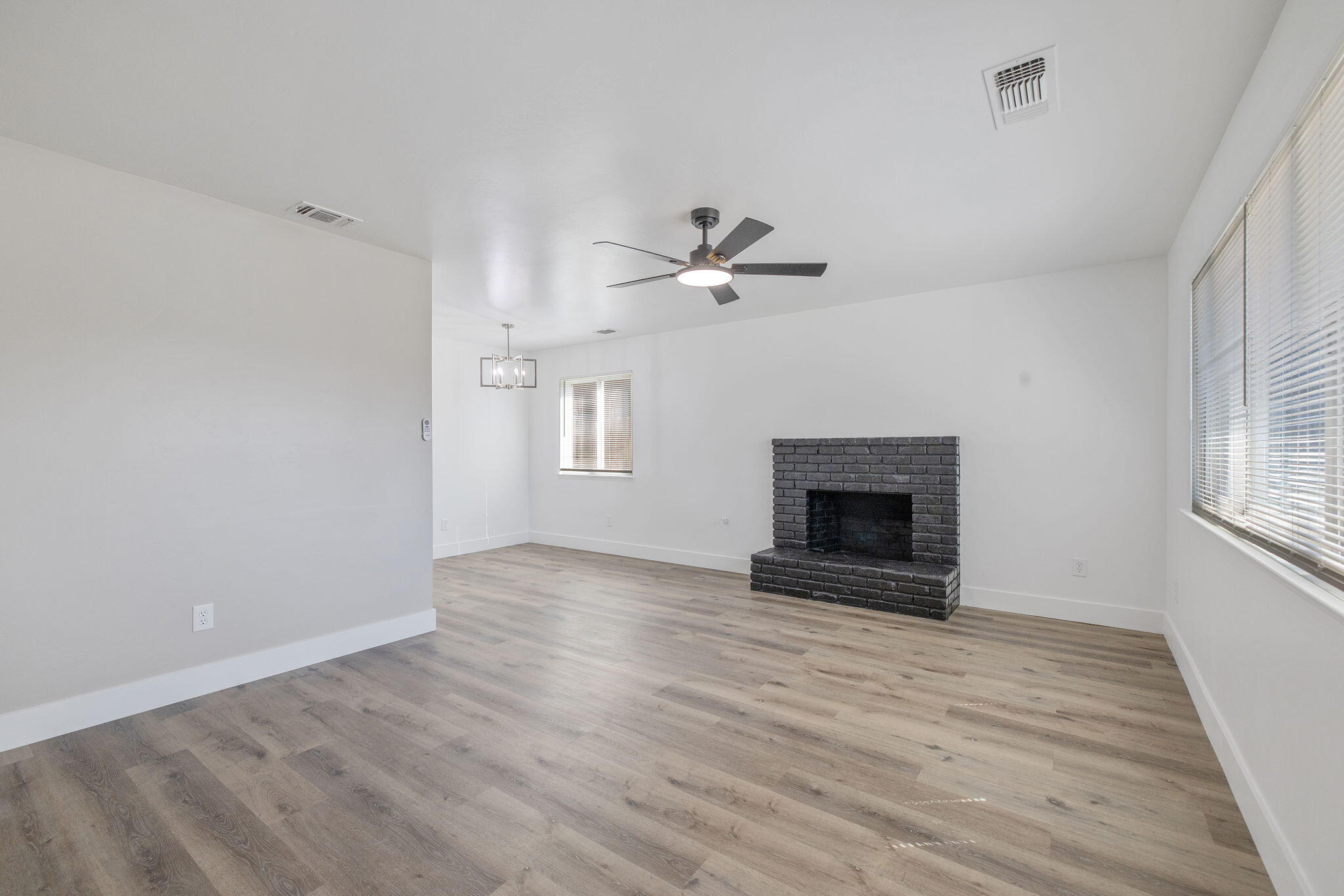 874 Linda Lee Cir, Lemoore, CA 93245