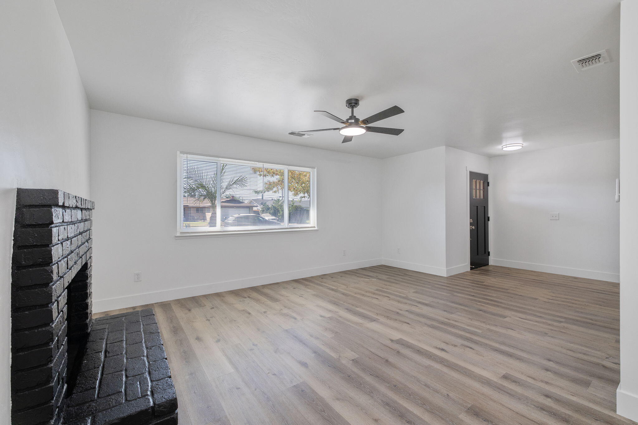 874 Linda Lee Cir, Lemoore, CA 93245