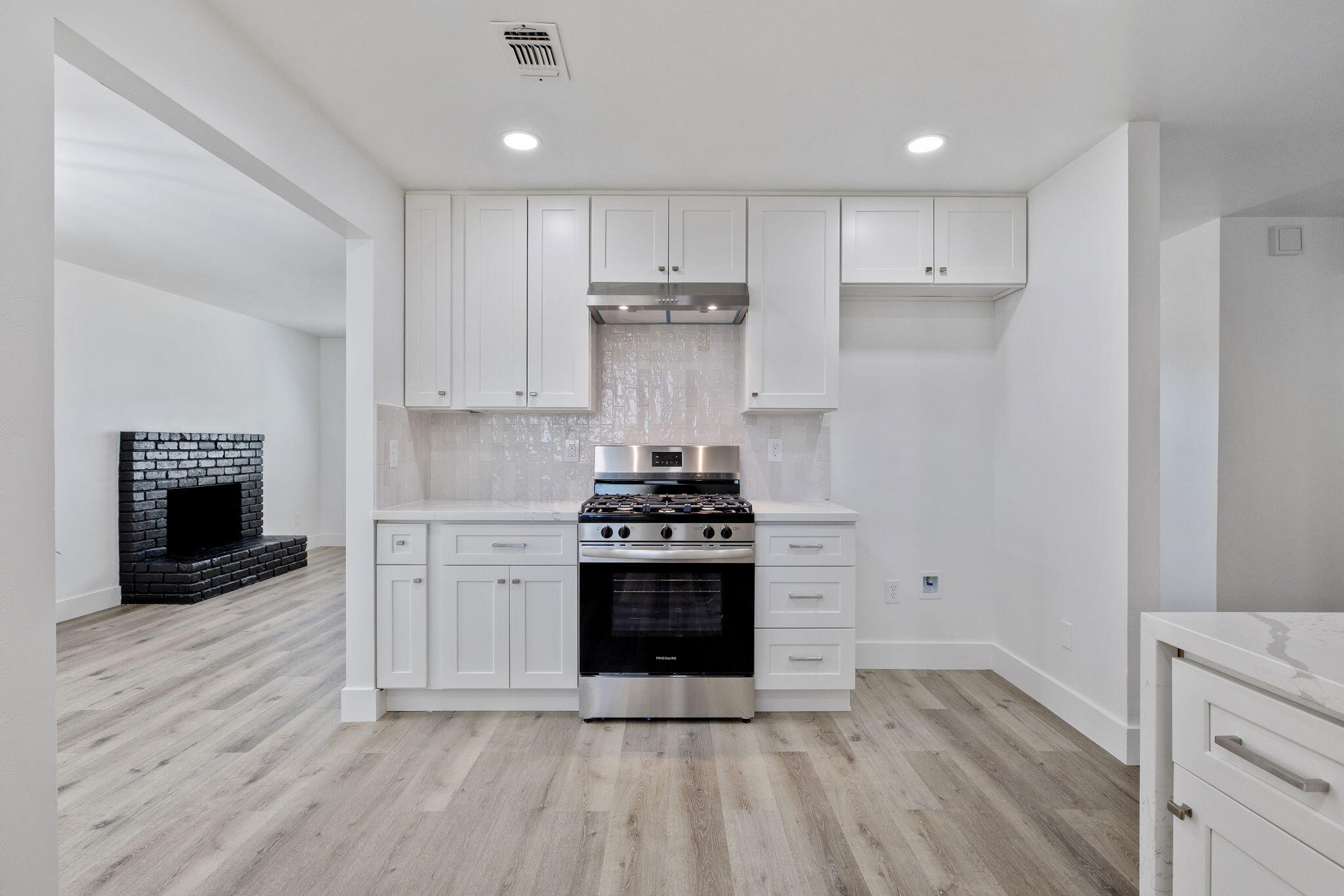 874 Linda Lee Cir, Lemoore, CA 93245