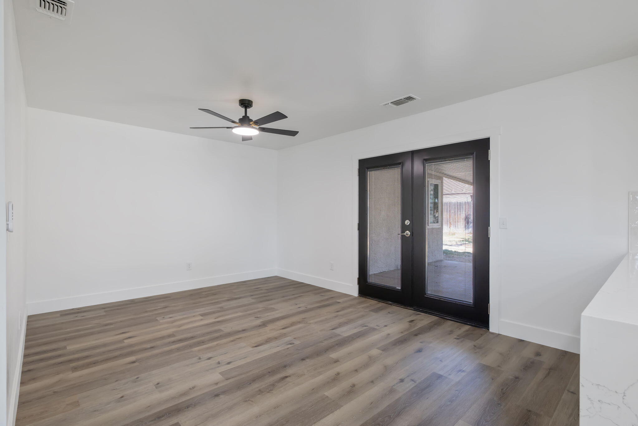 874 Linda Lee Cir, Lemoore, CA 93245