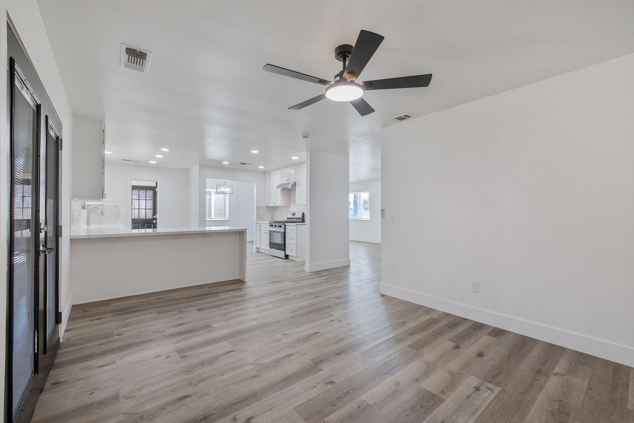 874 Linda Lee Cir, Lemoore, CA 93245