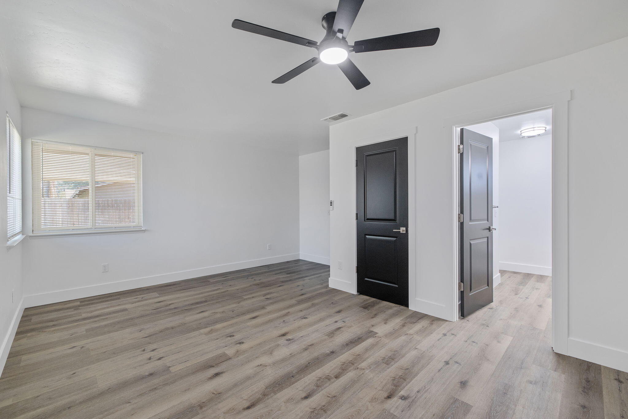 874 Linda Lee Cir, Lemoore, CA 93245