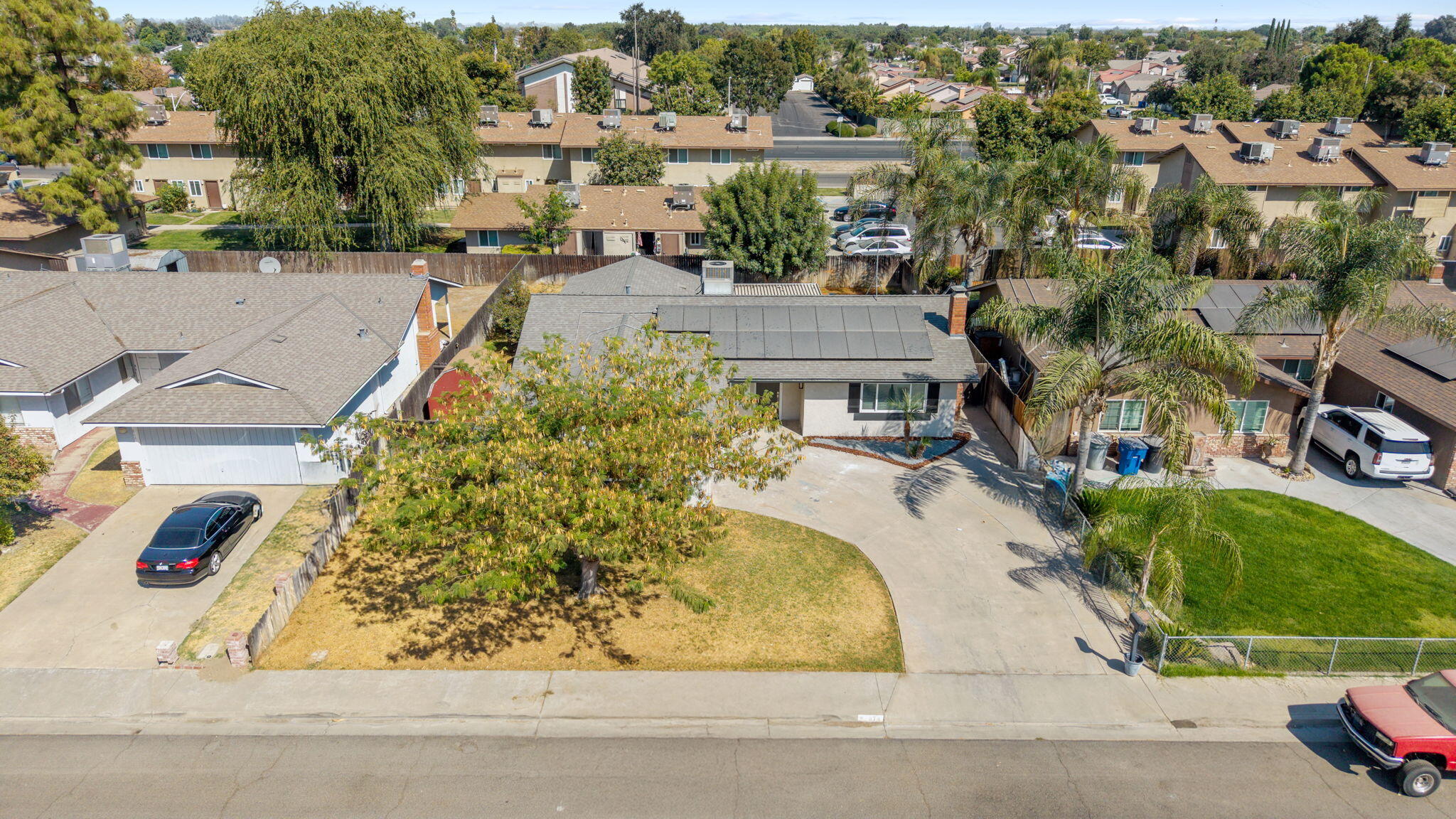 874 Linda Lee Cir, Lemoore, CA 93245