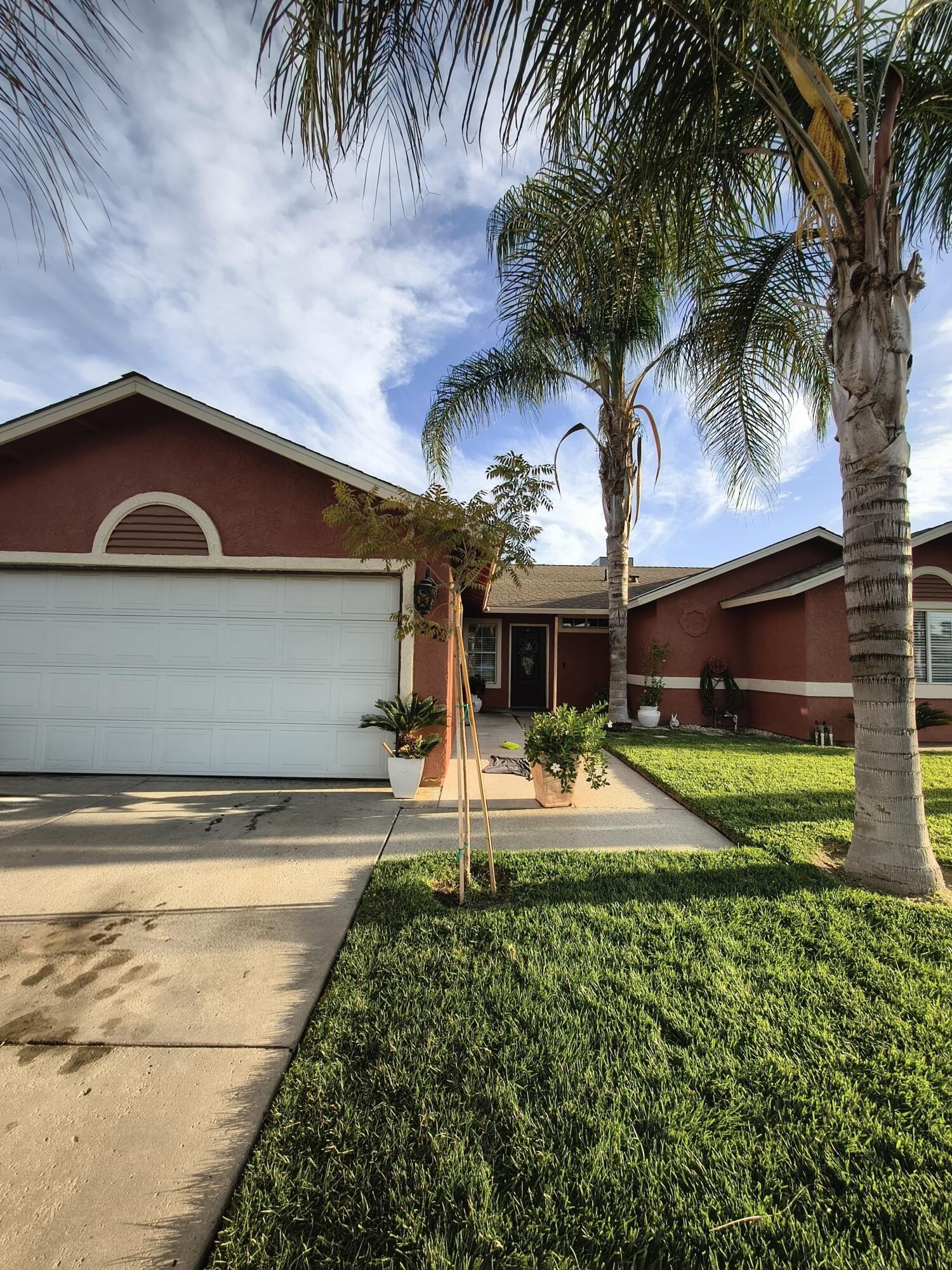 1379 Lombard St, Hanford, CA 93230
