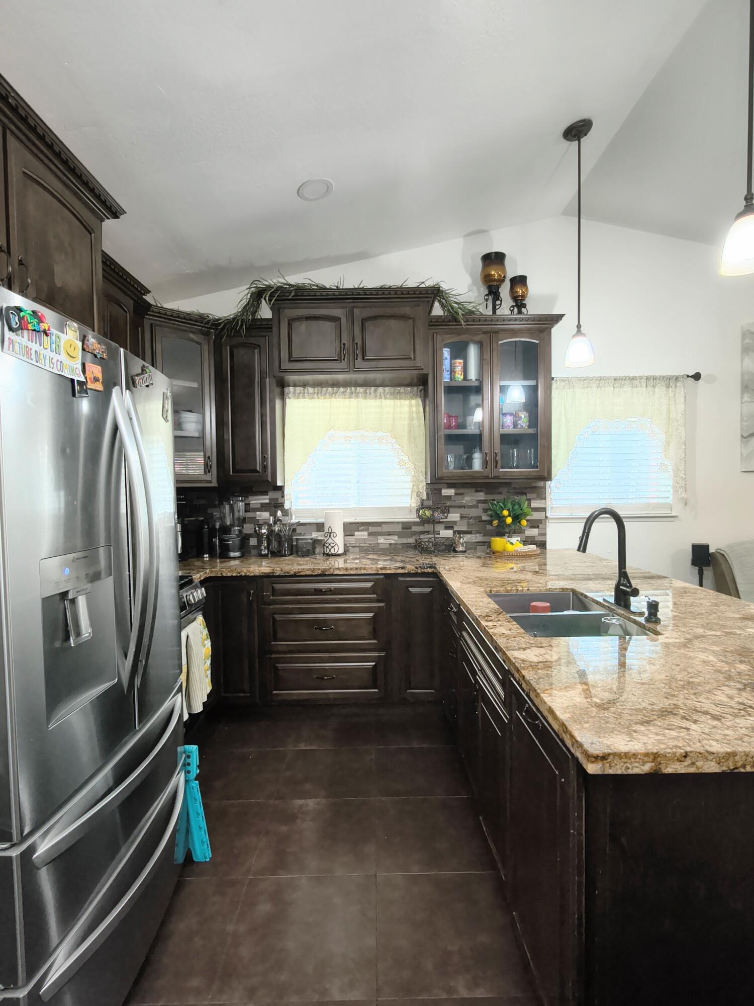 1379 Lombard St, Hanford, CA 93230