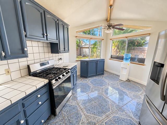 1621 N Maple St, Visalia, CA 93292