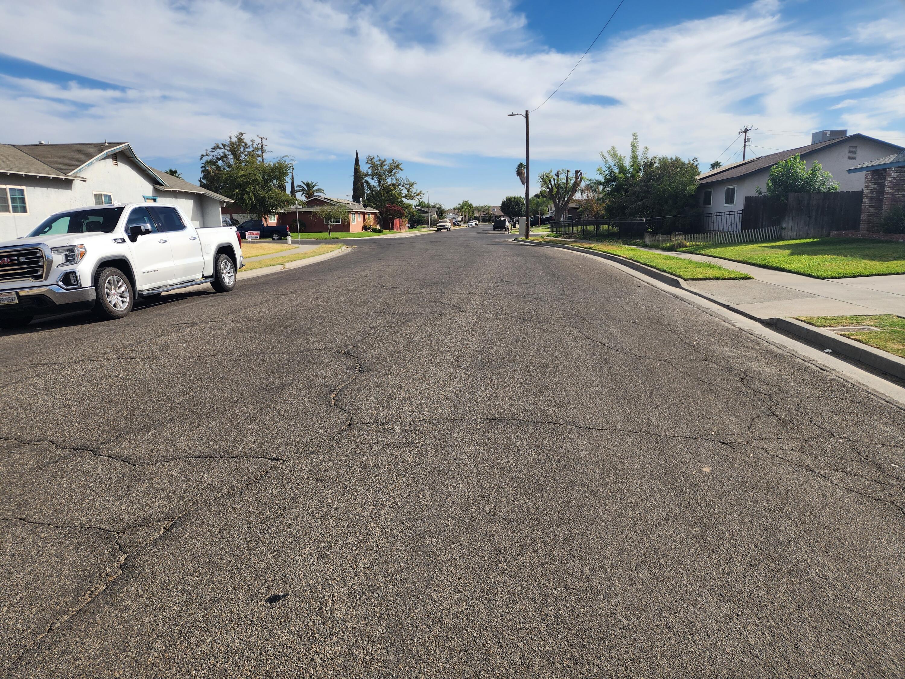 1124 Robin Ave, Hanford, CA 93230