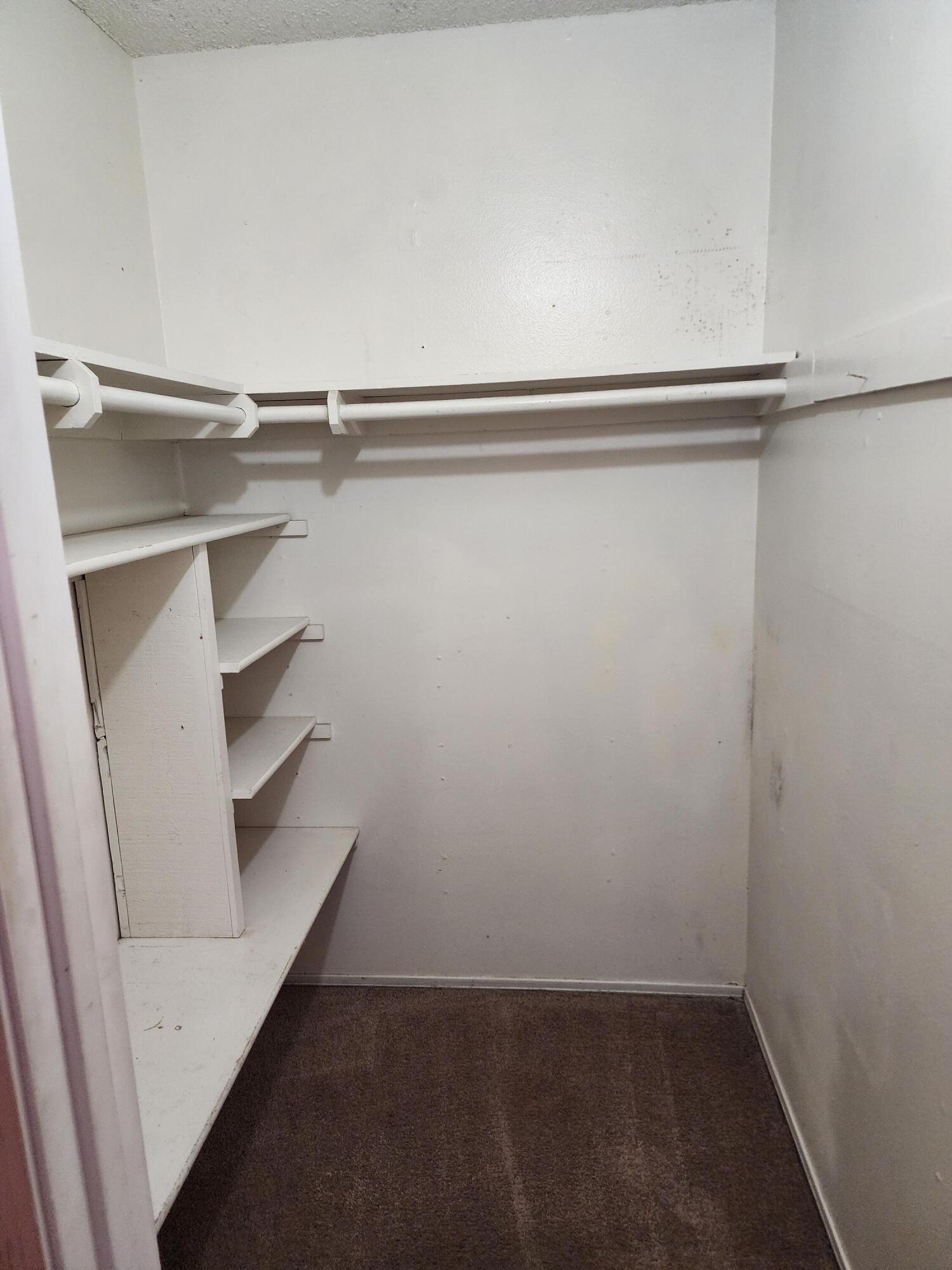 1124 Robin Ave, Hanford, CA 93230
