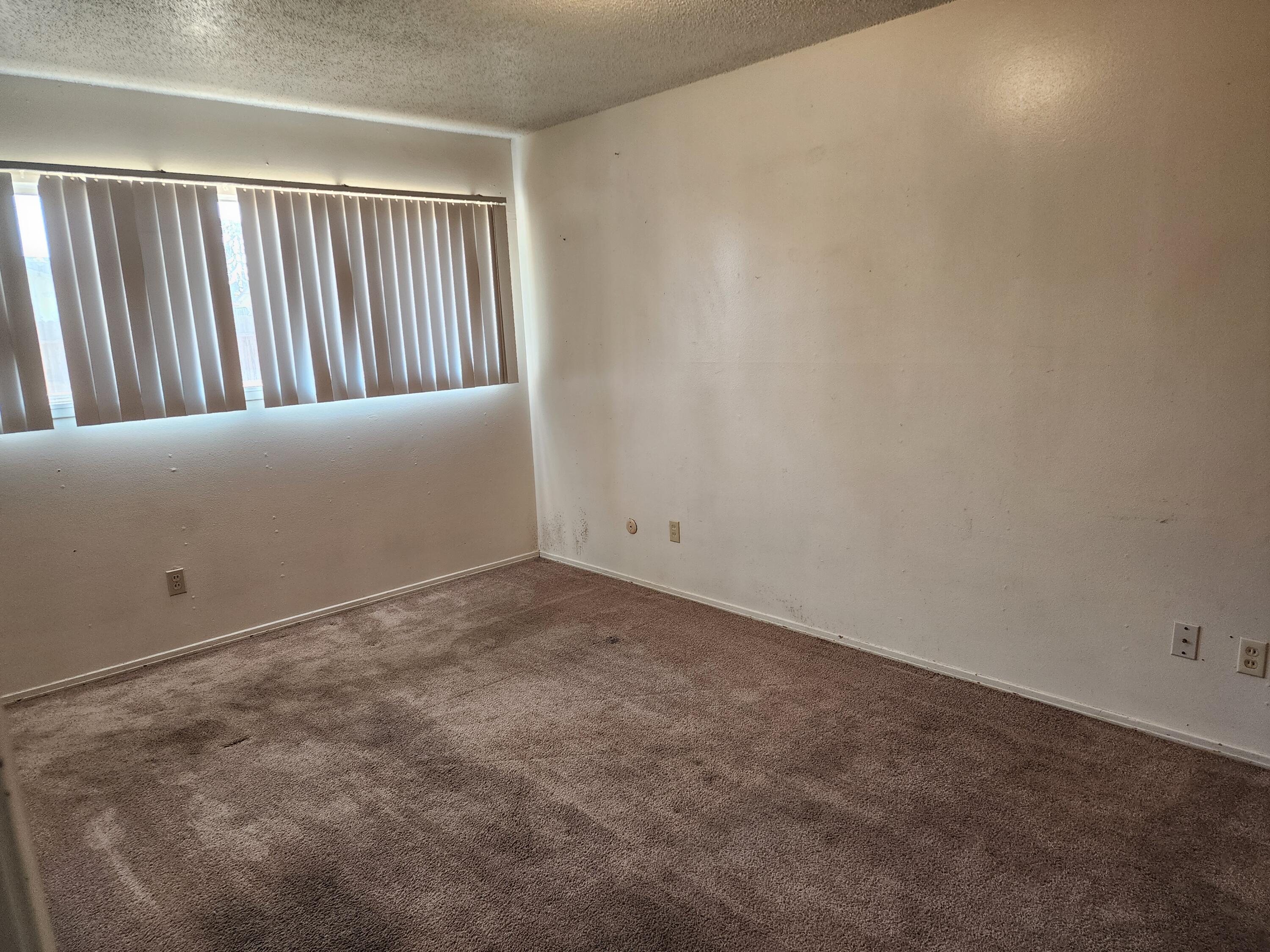 1124 Robin Ave, Hanford, CA 93230