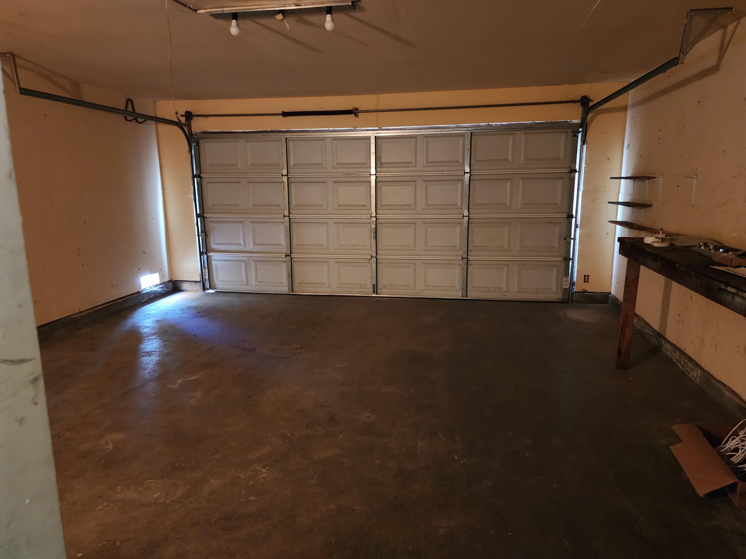 1124 Robin Ave, Hanford, CA 93230