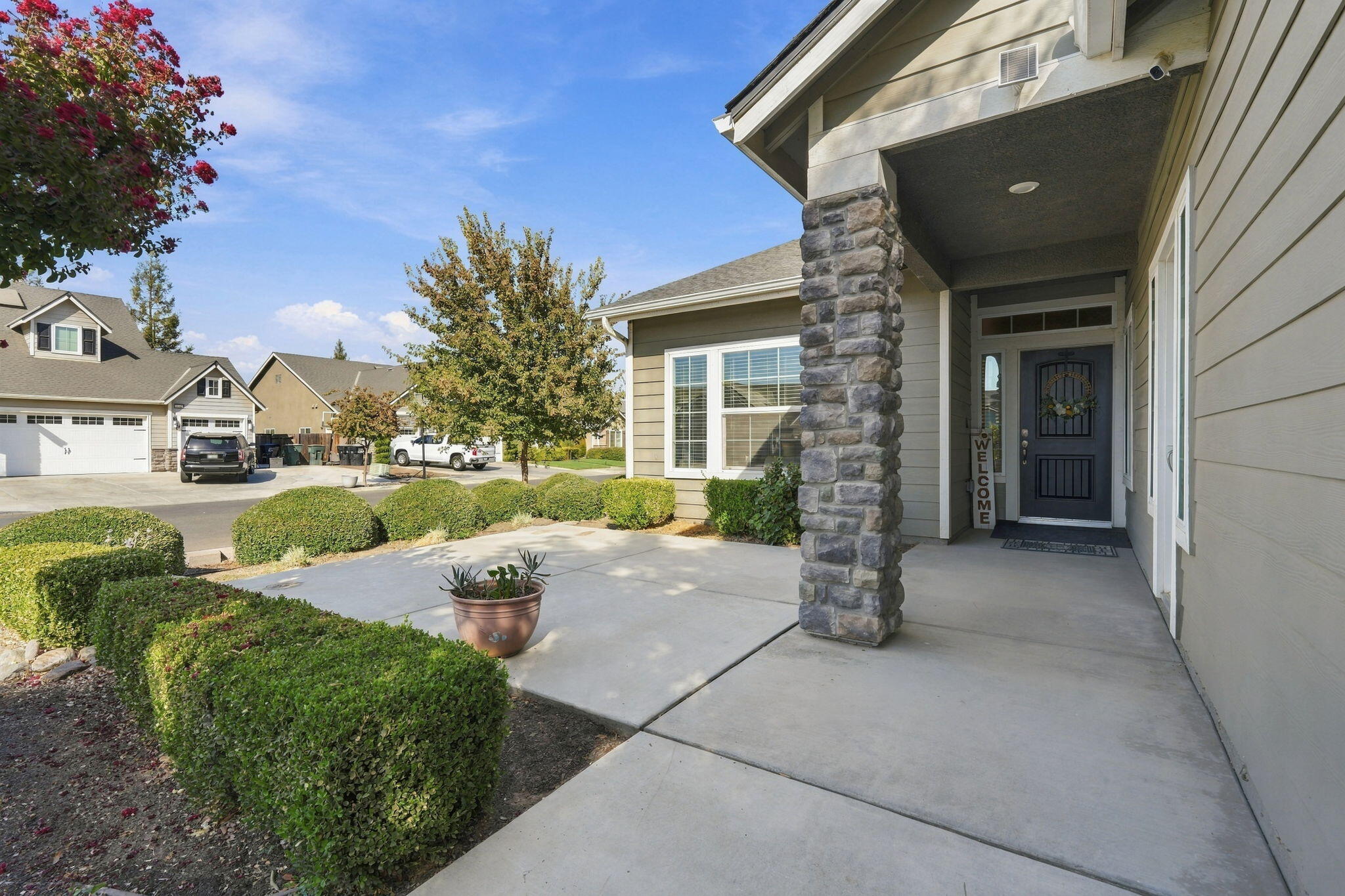 2548 N Chinowth St, Visalia, CA 93291