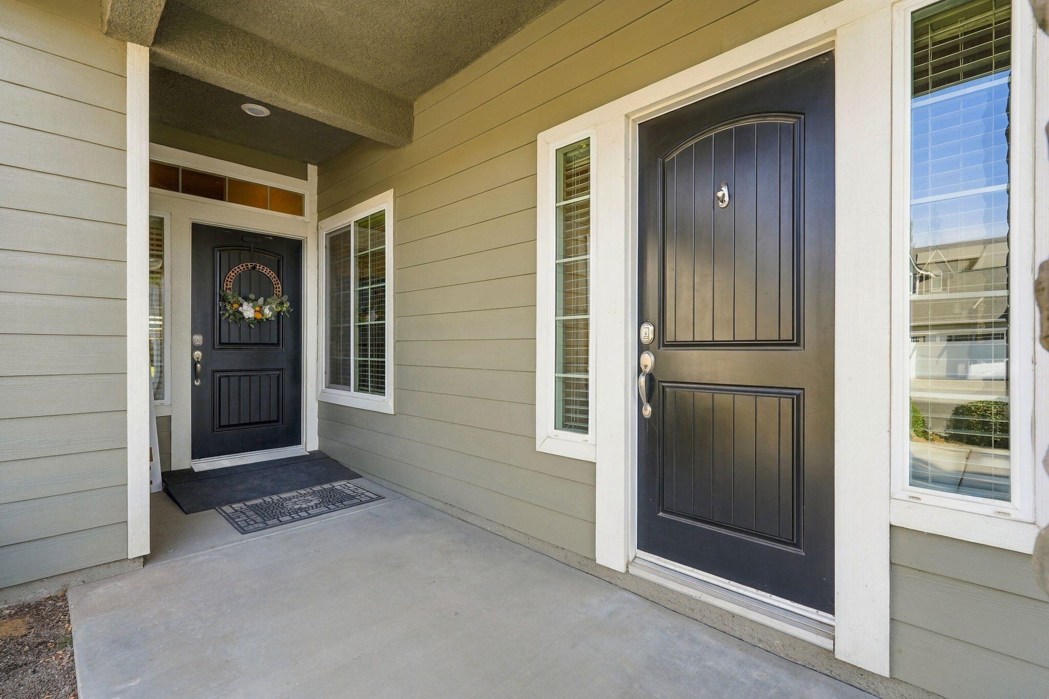 2548 N Chinowth St, Visalia, CA 93291