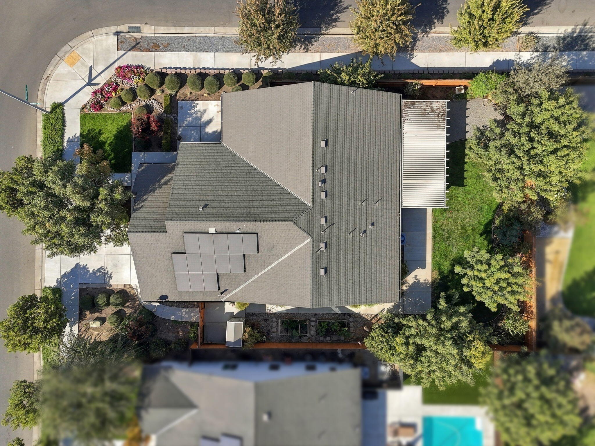 2548 N Chinowth St, Visalia, CA 93291