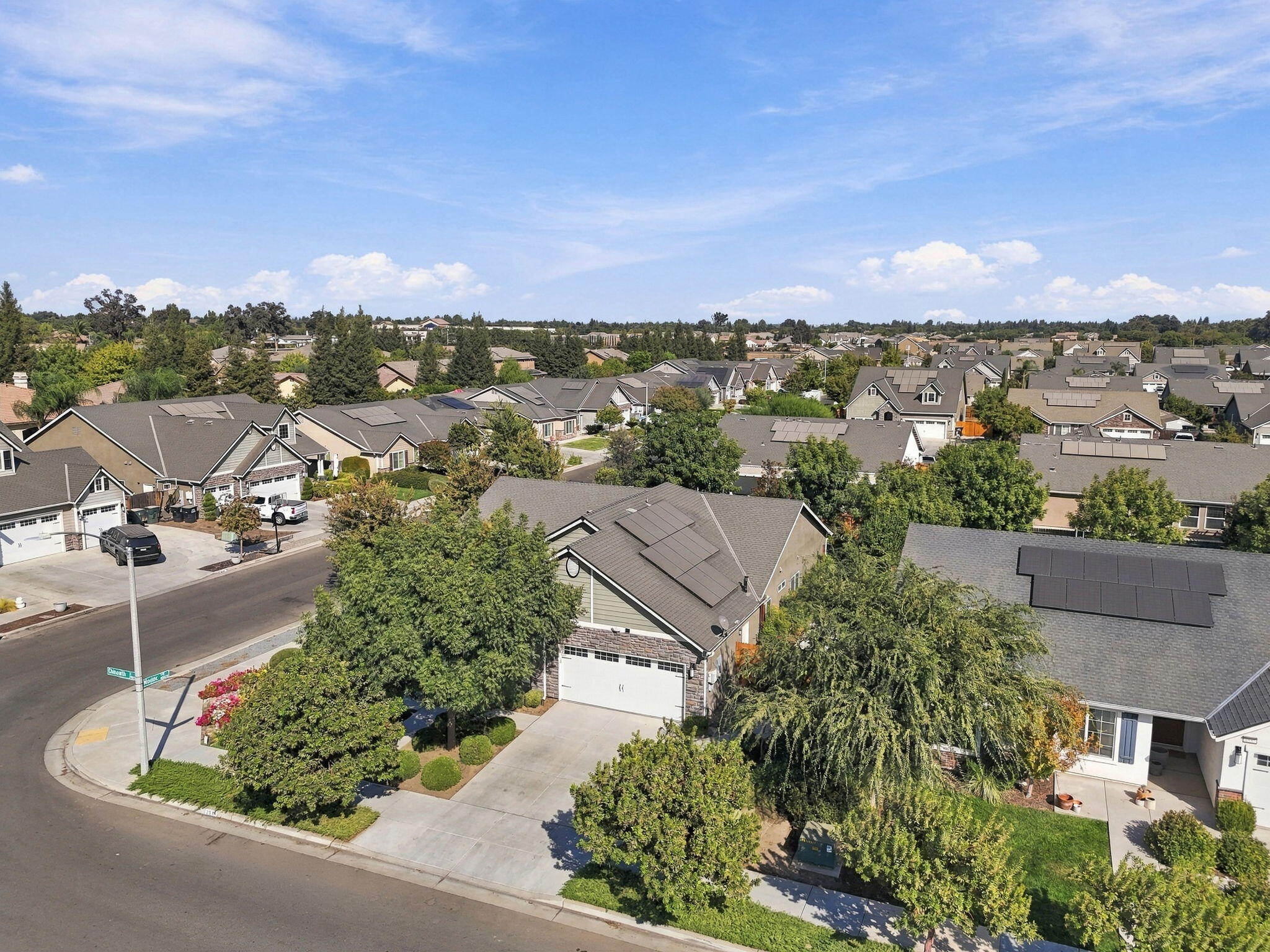 2548 N Chinowth St, Visalia, CA 93291