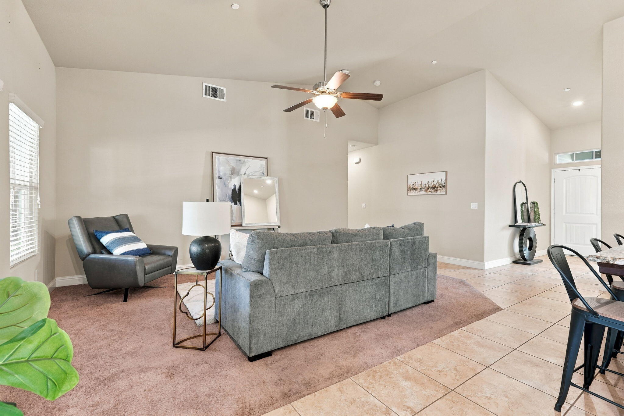 2548 N Chinowth St, Visalia, CA 93291