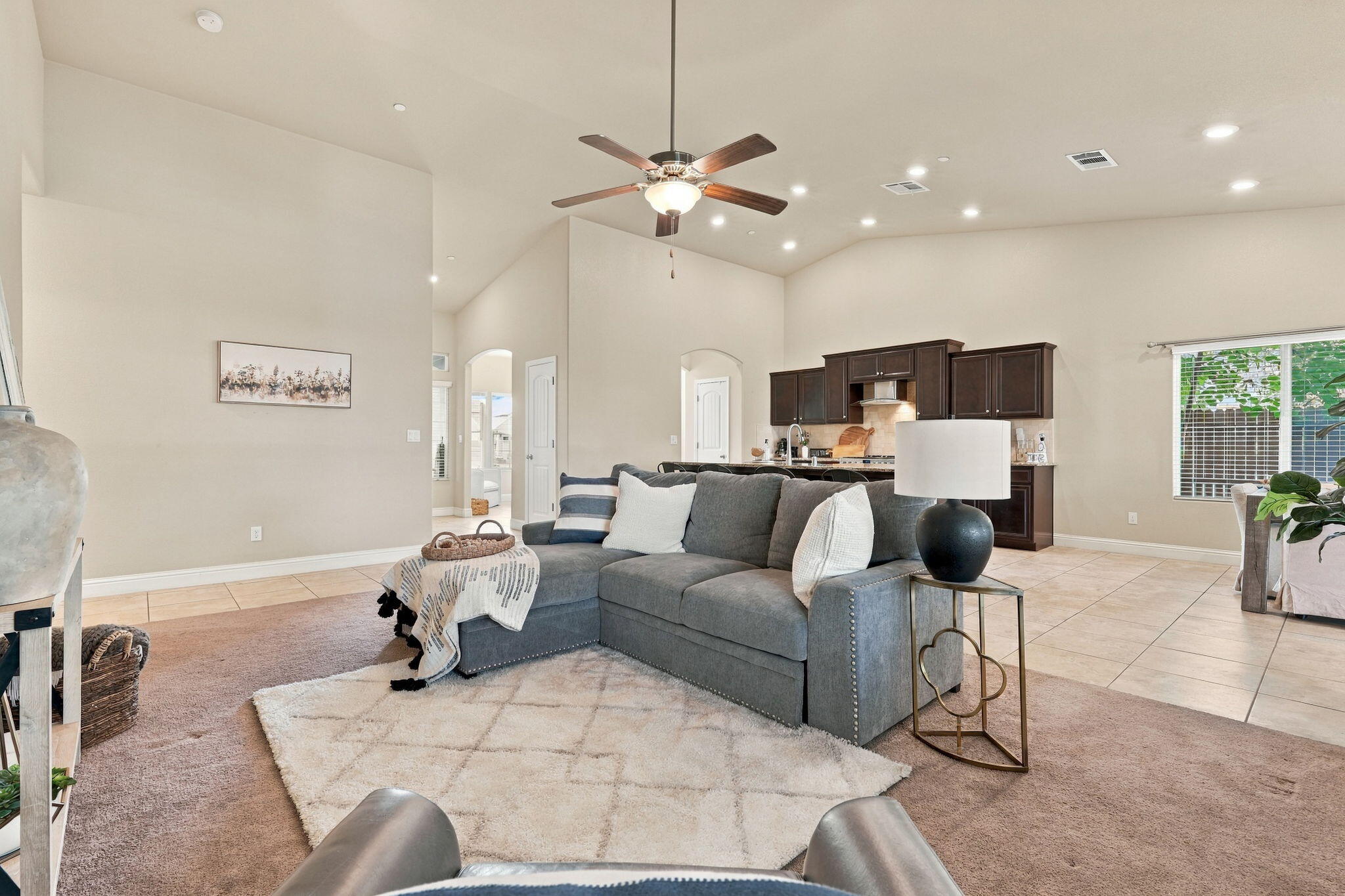 2548 N Chinowth St, Visalia, CA 93291
