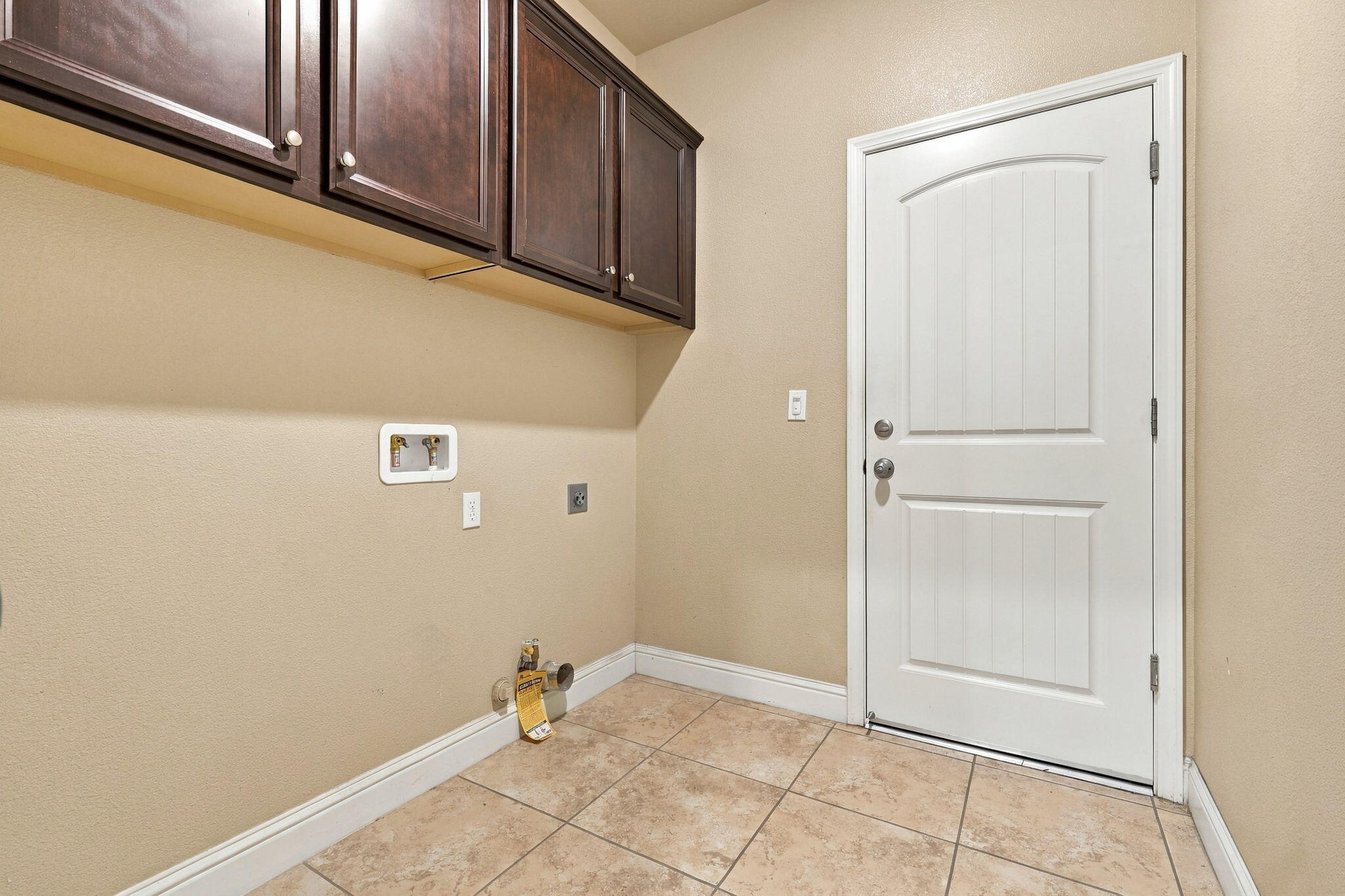 2548 N Chinowth St, Visalia, CA 93291