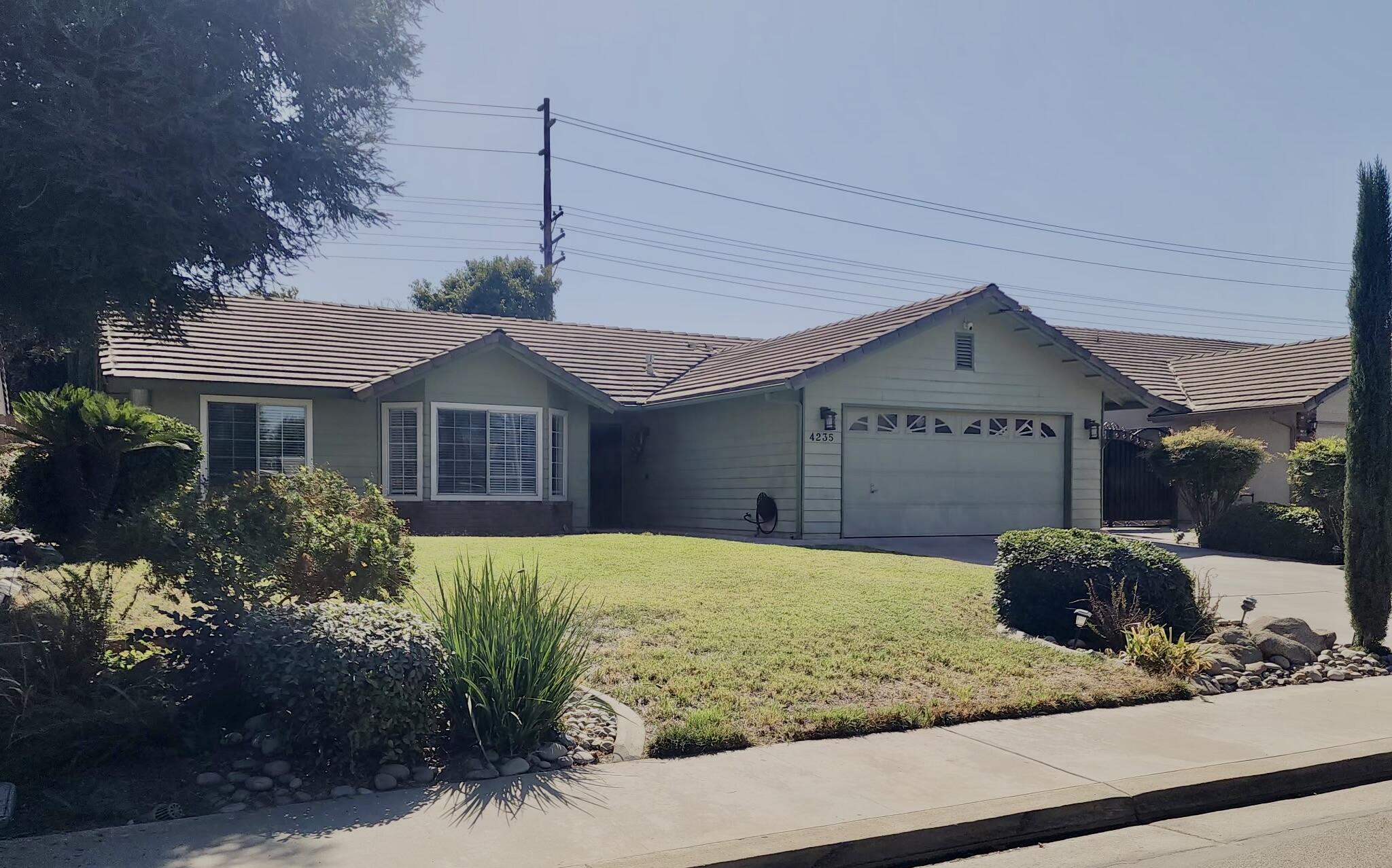 4235 W Mission Ct, Visalia, CA 93277