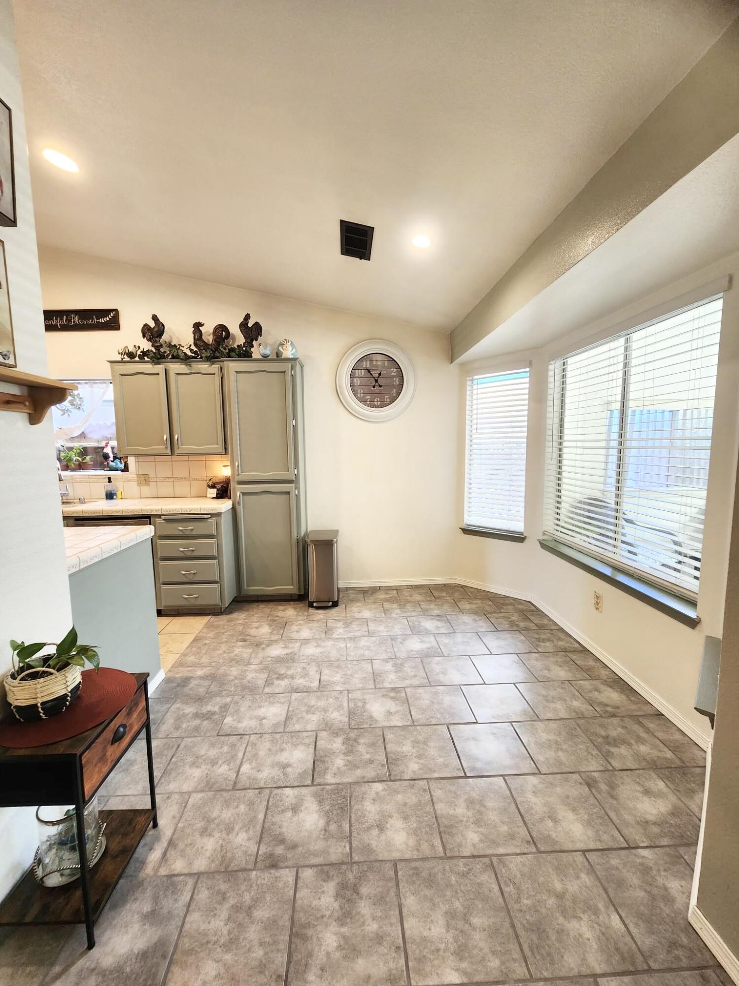 4235 W Mission Ct, Visalia, CA 93277