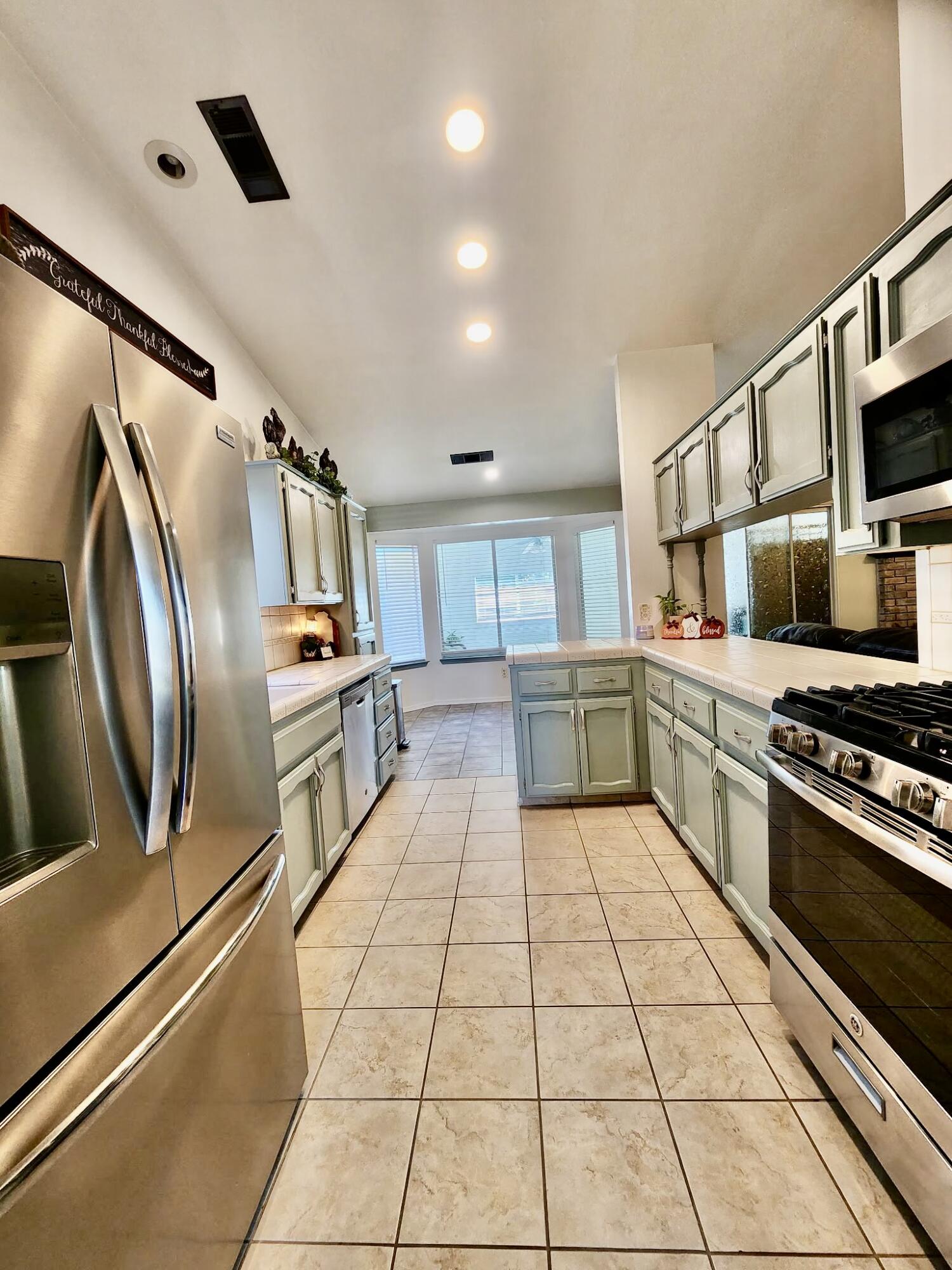 4235 W Mission Ct, Visalia, CA 93277