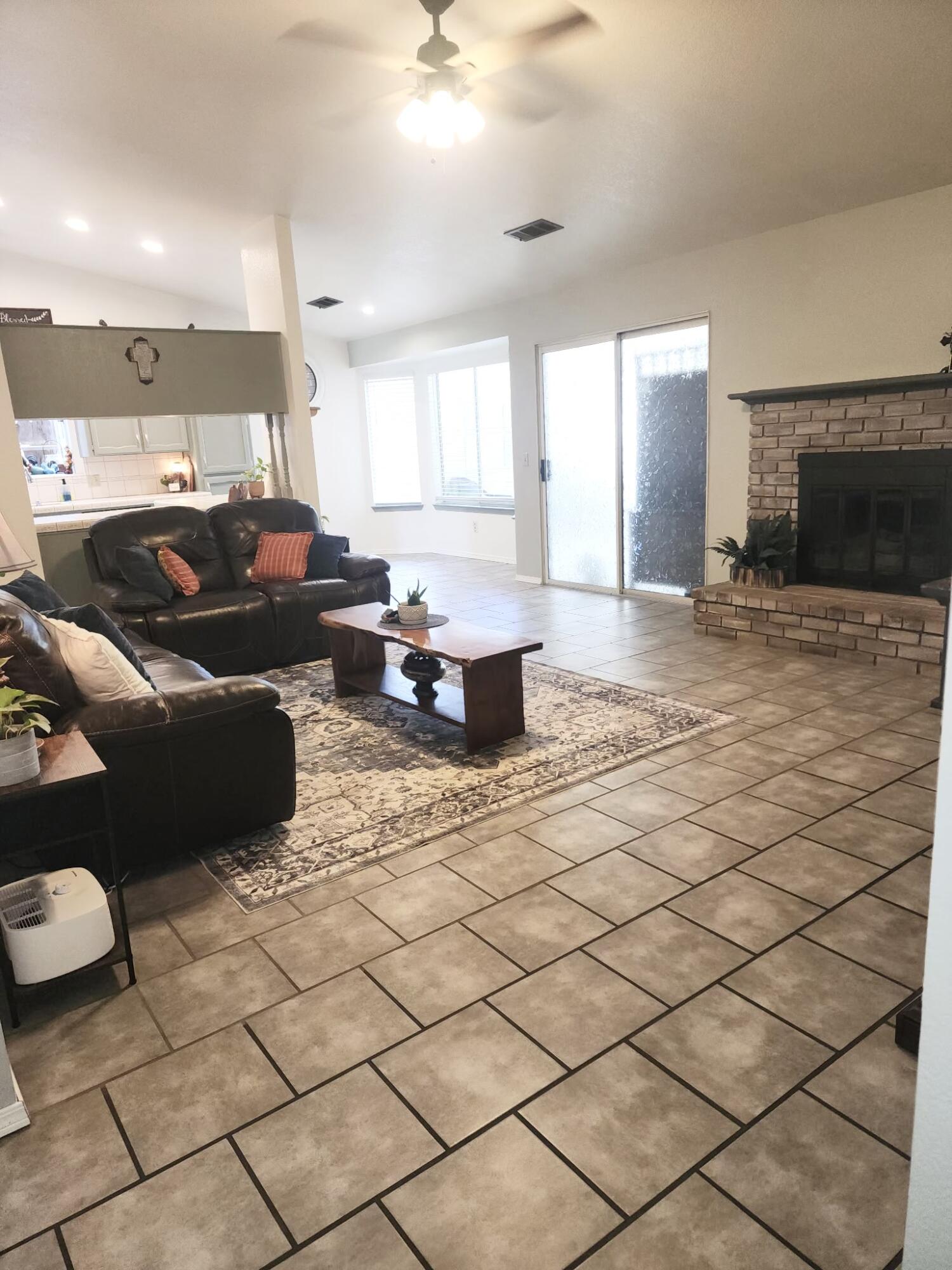 4235 W Mission Ct, Visalia, CA 93277