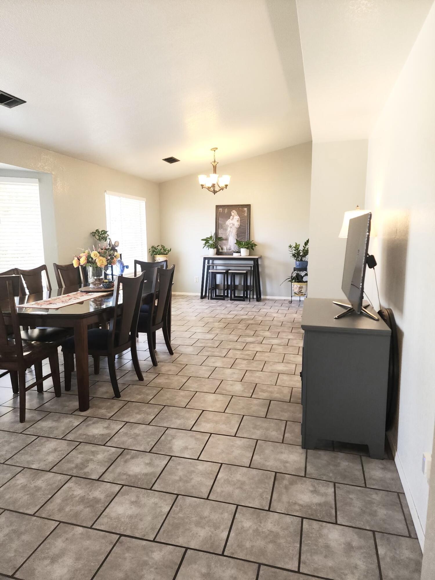 4235 W Mission Ct, Visalia, CA 93277