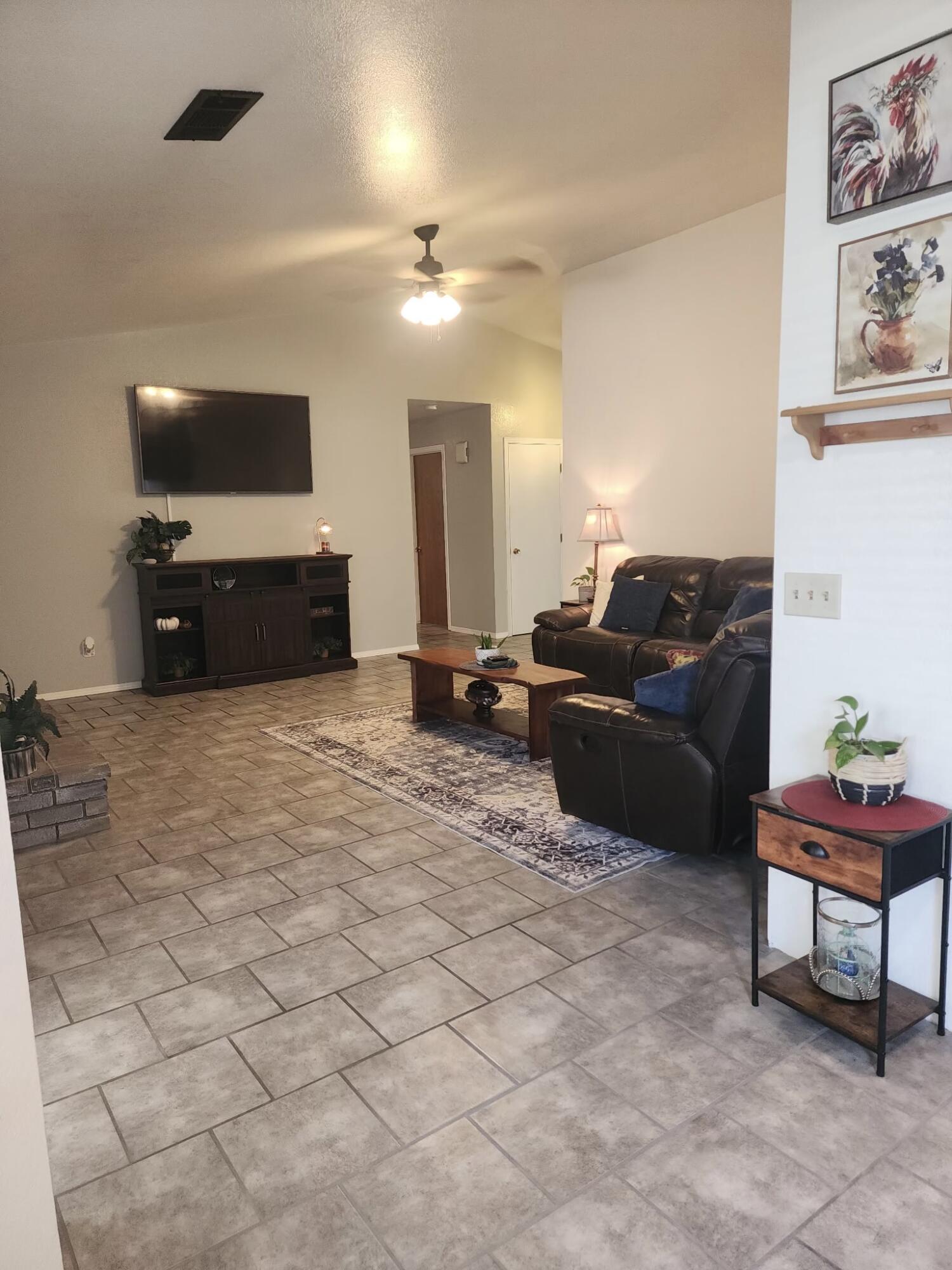 4235 W Mission Ct, Visalia, CA 93277